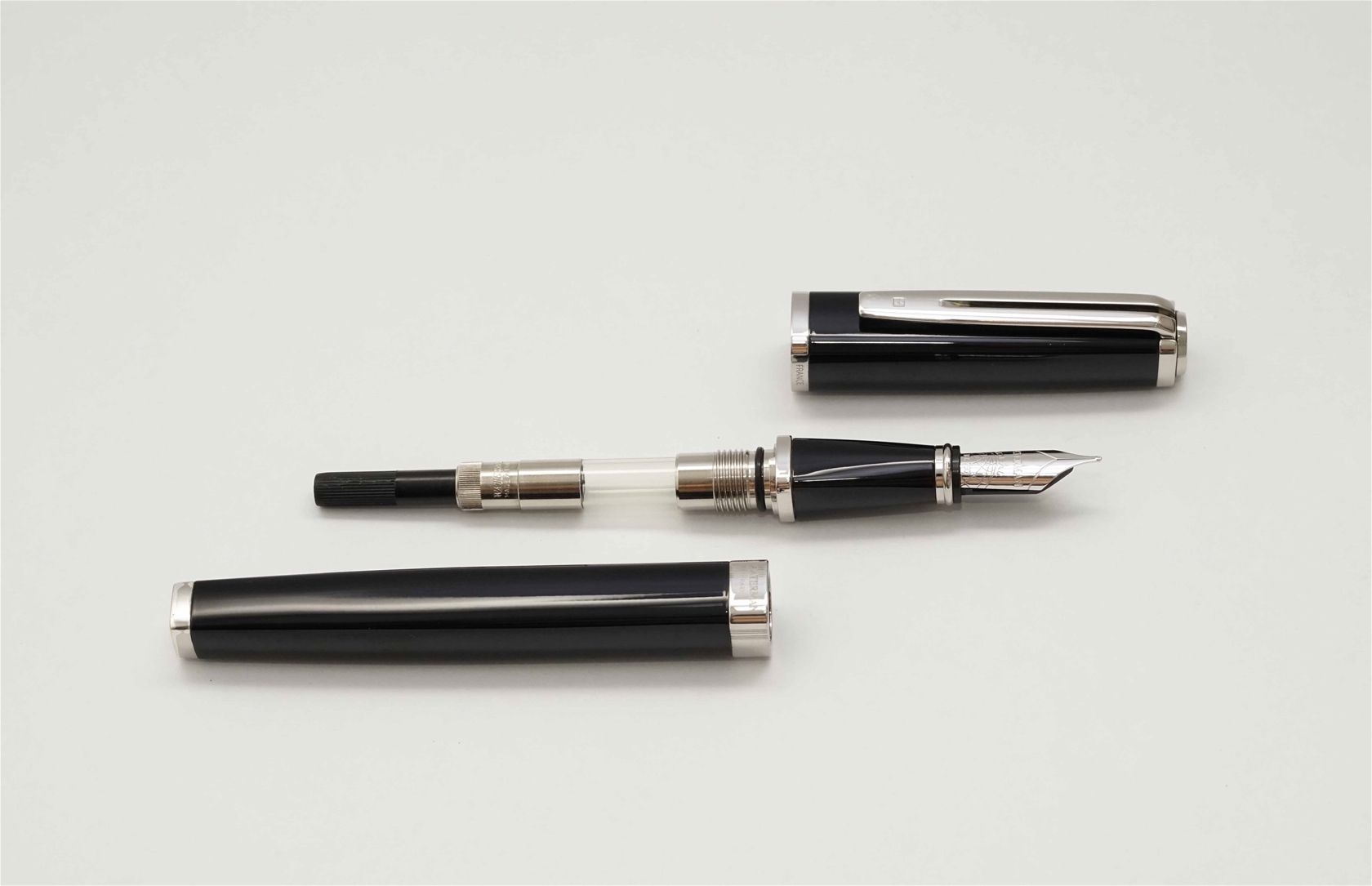 Bút máy Waterman Exception Slim Black ST 18K F