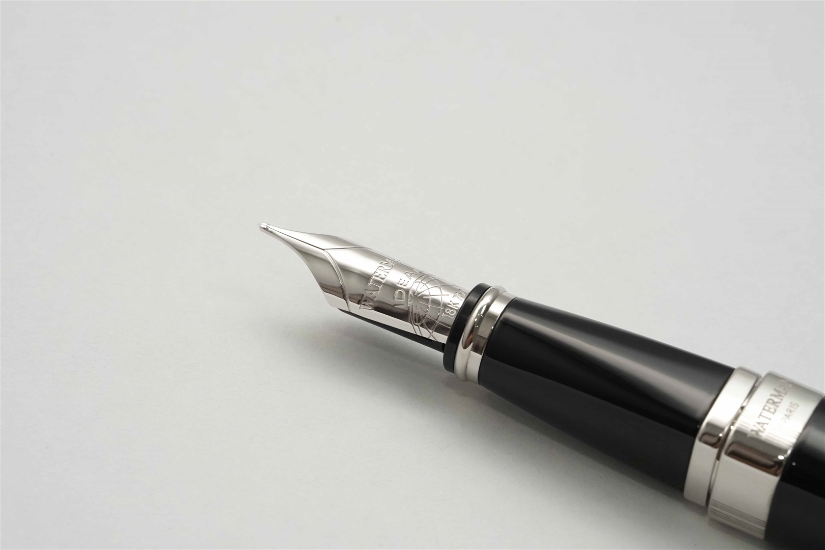 Bút máy Waterman Exception Slim Black ST 18K F