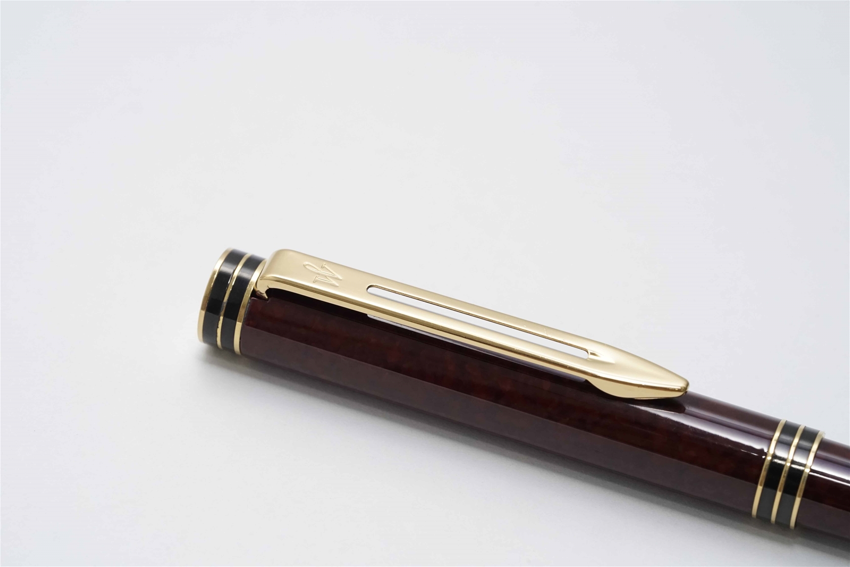 Bút máy Waterman Exclusive Red Marble Lacquer 18K M