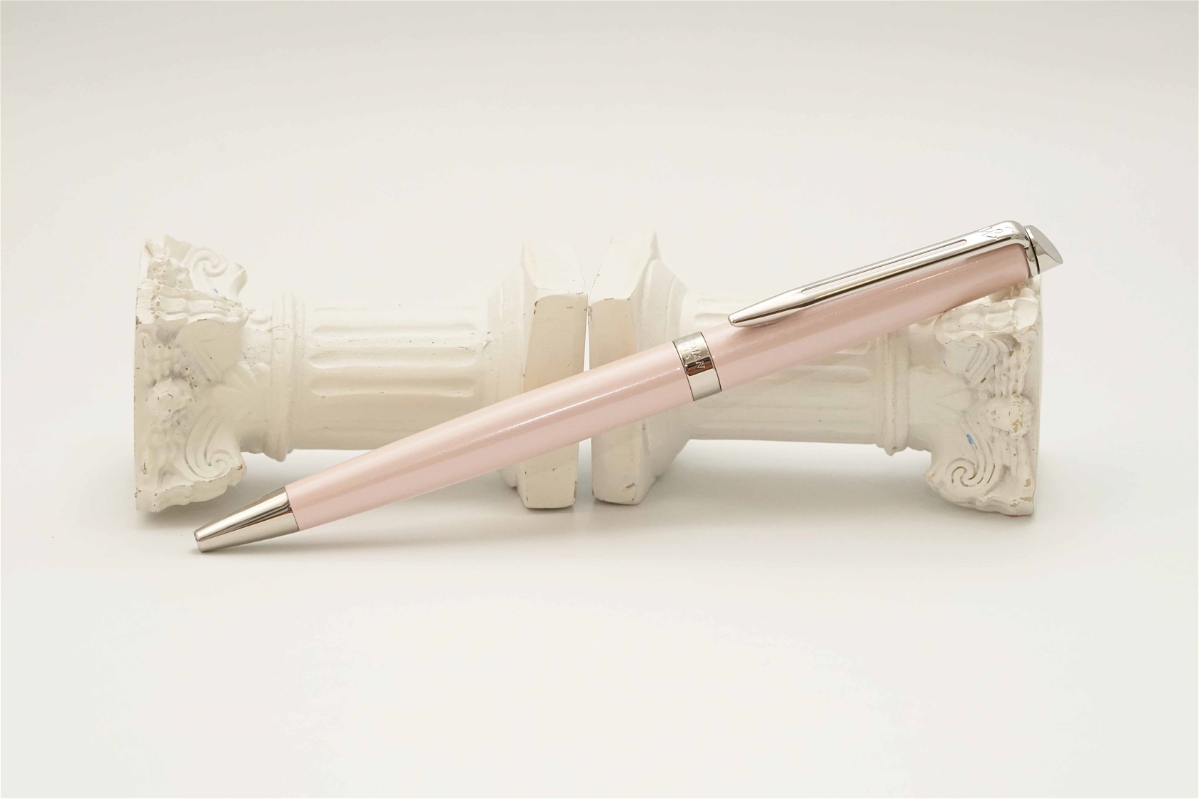 Bút bi Waterman Hemisphere Rosewood Light Pink CT Ballpoint Pen