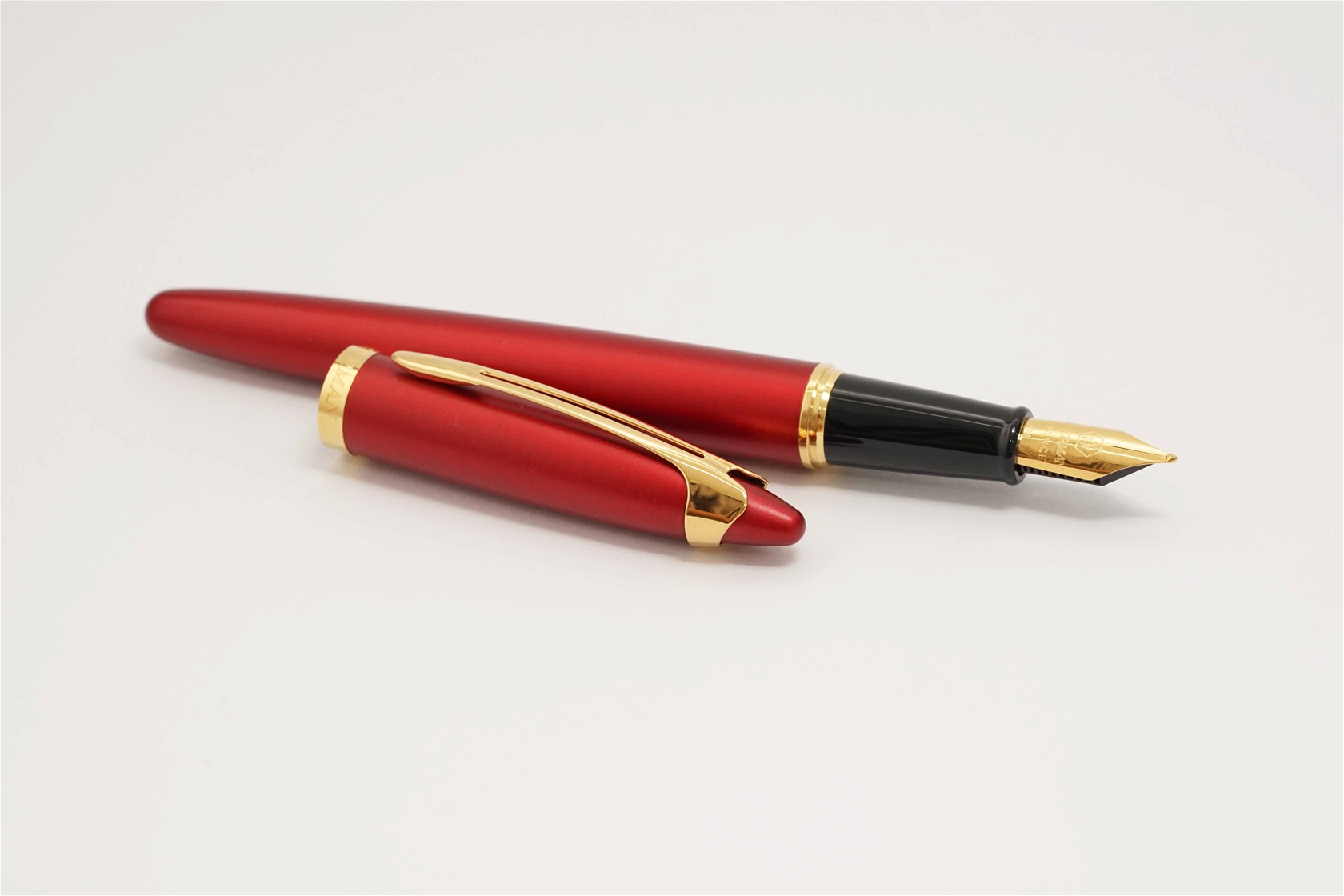 Bút máy Waterman Ici Et La Red GT Steel M