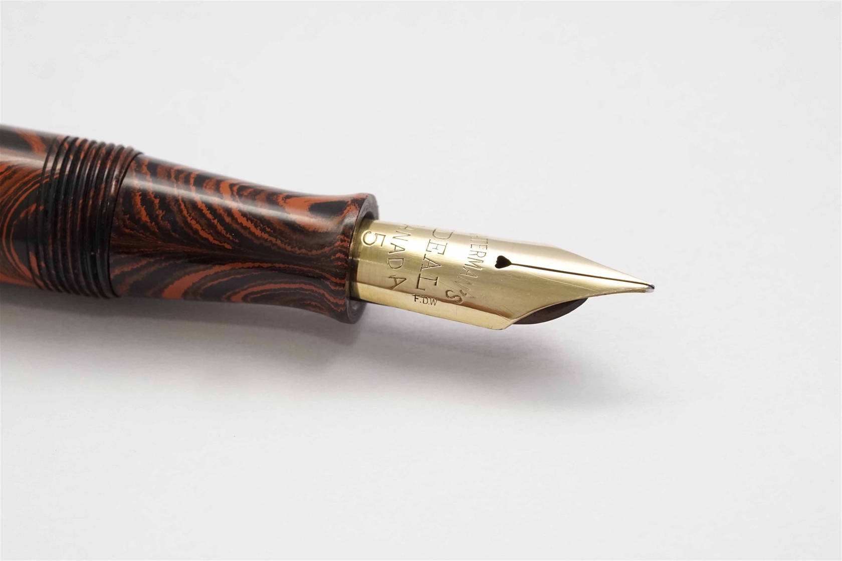 Bút máy Waterman Ideal 55 Red Ripple Woodgrain 18K F 