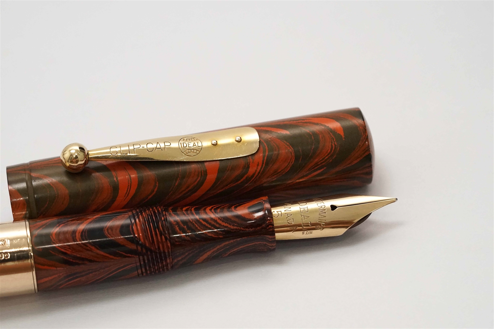 Bút máy Waterman Ideal 55 Red Ripple Woodgrain 18K F 