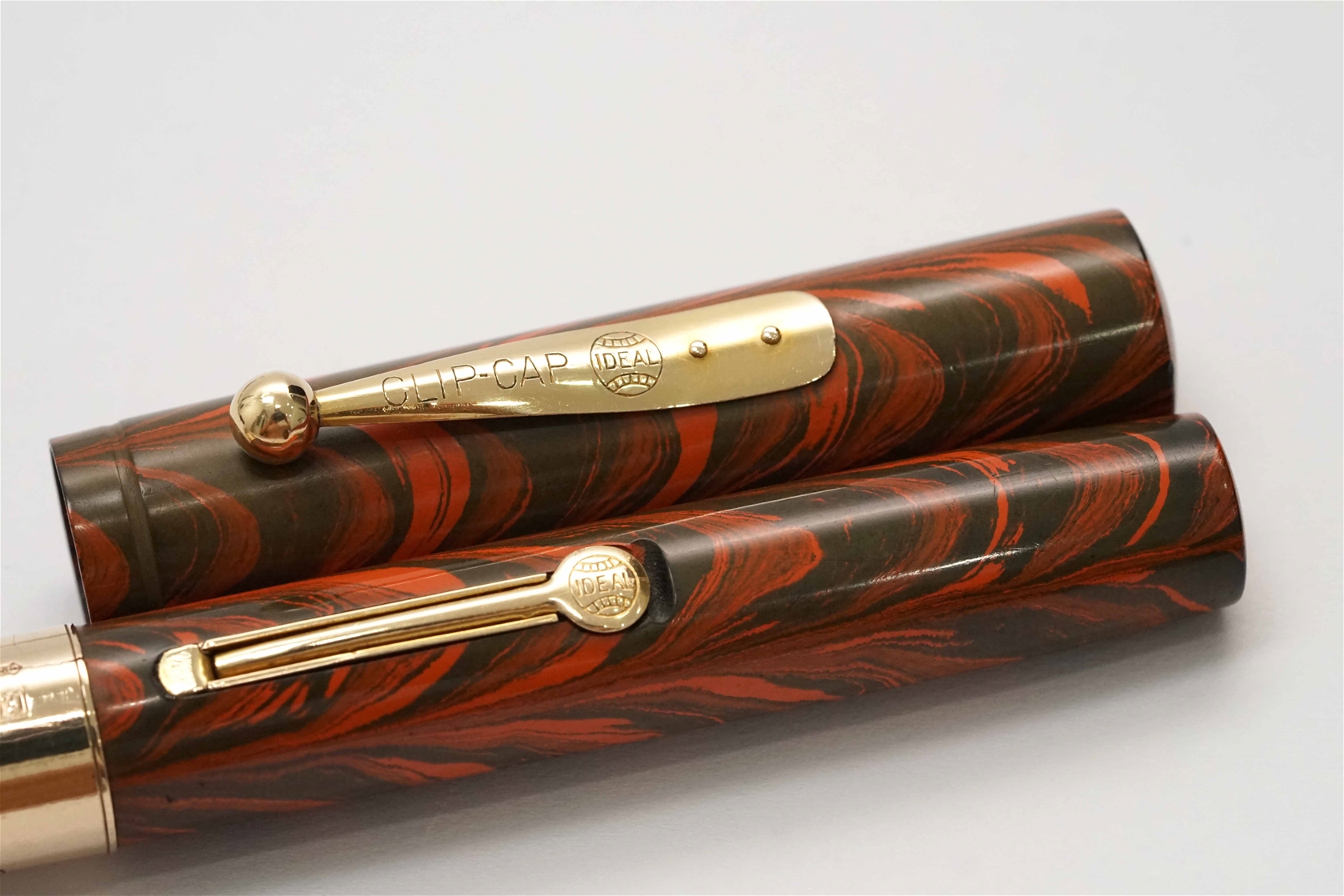 Bút máy Waterman Ideal 55 Red Ripple Woodgrain 18K F 