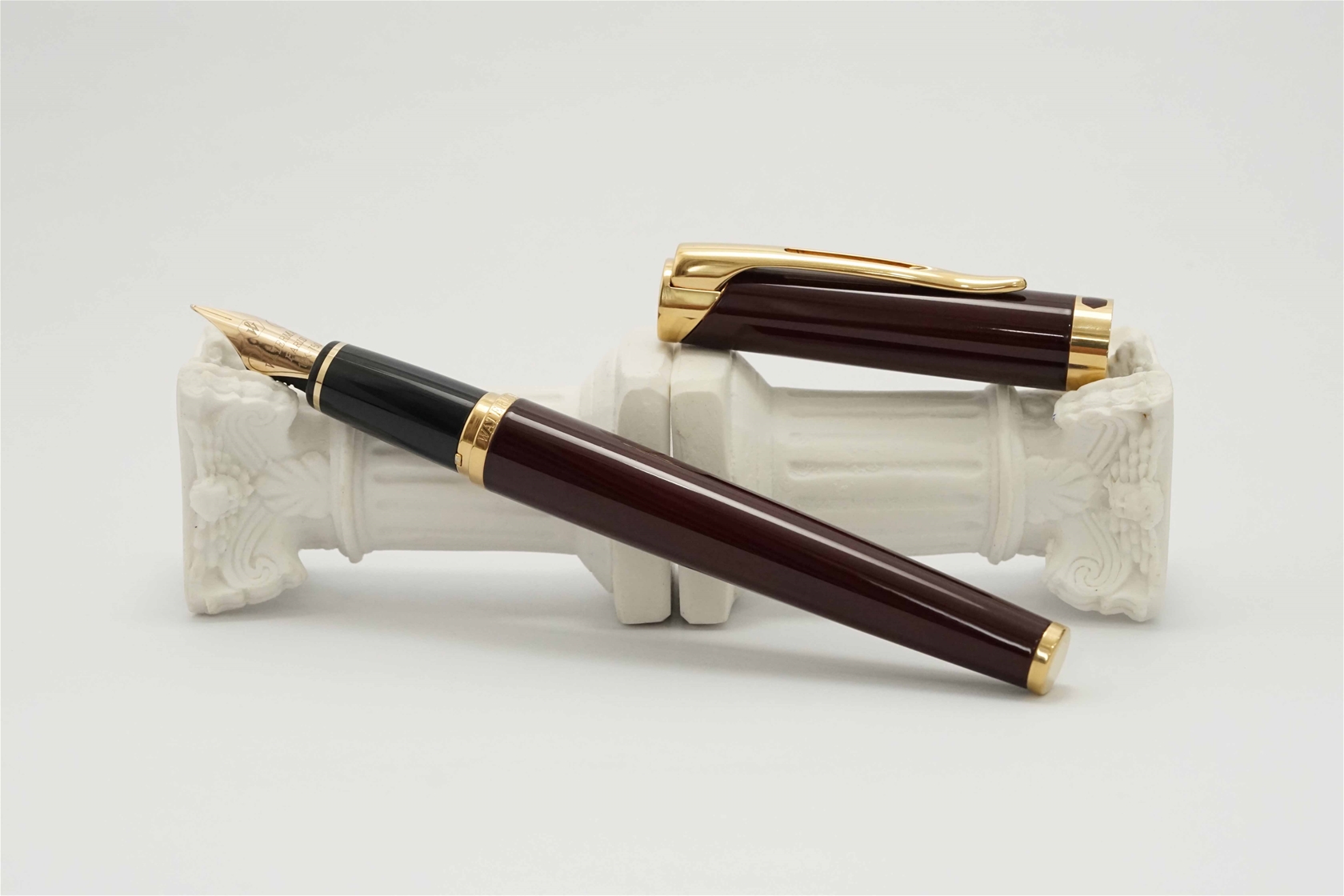 Bút máy Waterman L'Etalon Burgundy Lacquer 18K F
