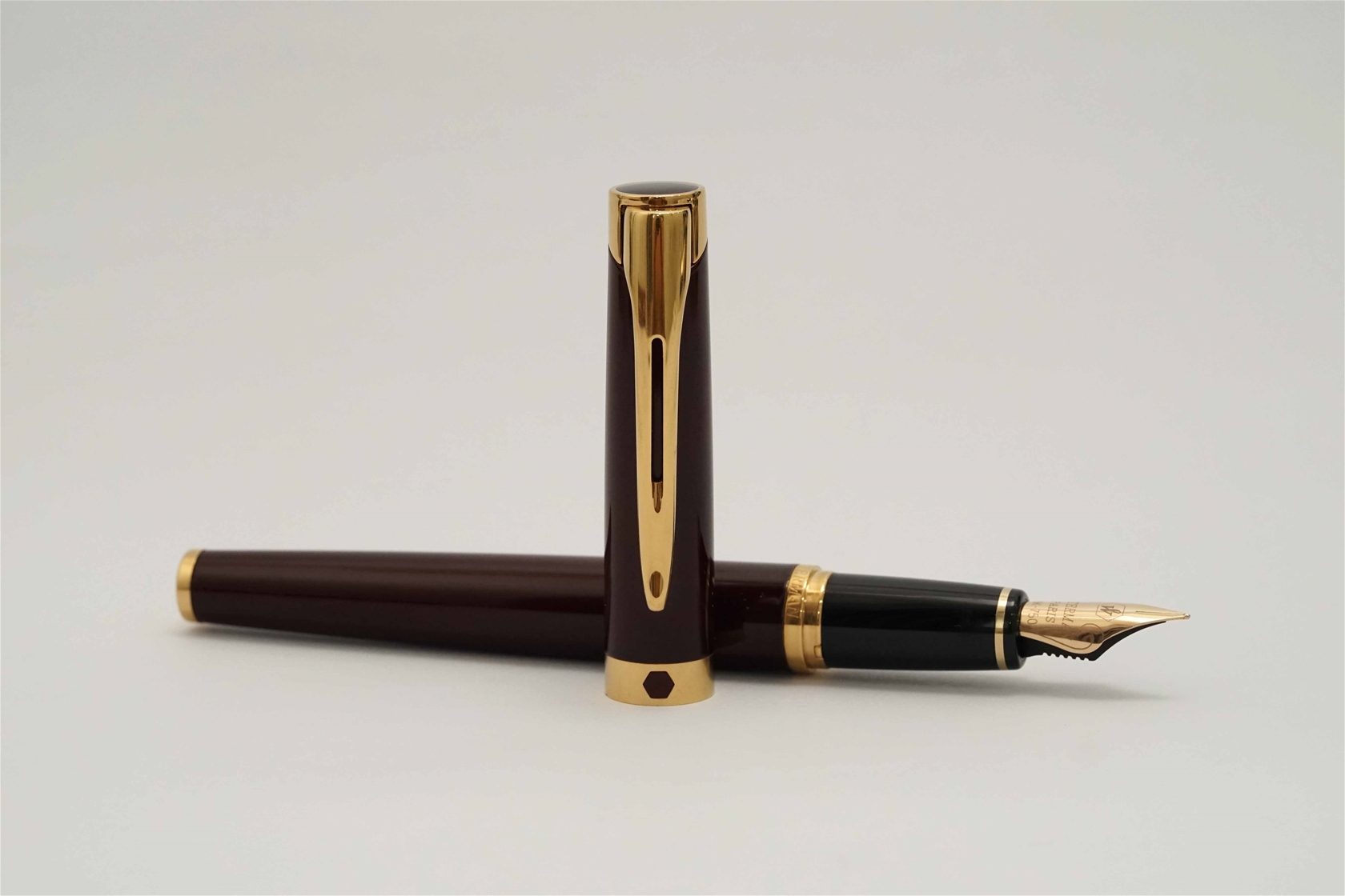 Bút máy Waterman L'Etalon Burgundy Lacquer 18K F