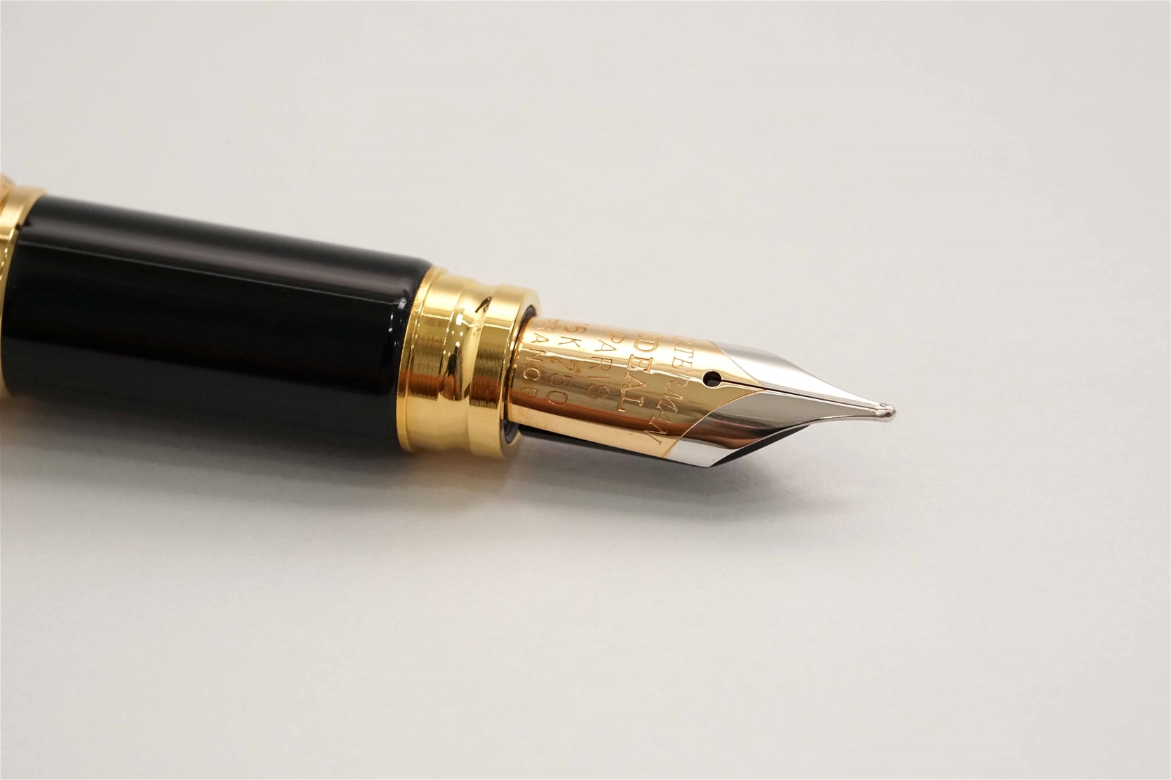 Bút máy Waterman Leman 200 Gold Night & Day 18K M
