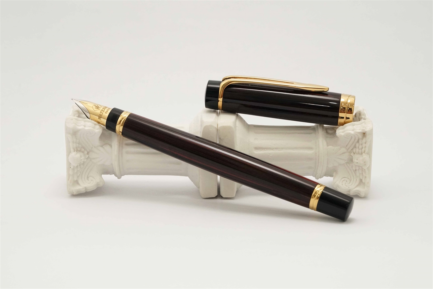 Bút máy Waterman Liaison Dark Brown Ebonite 18K F