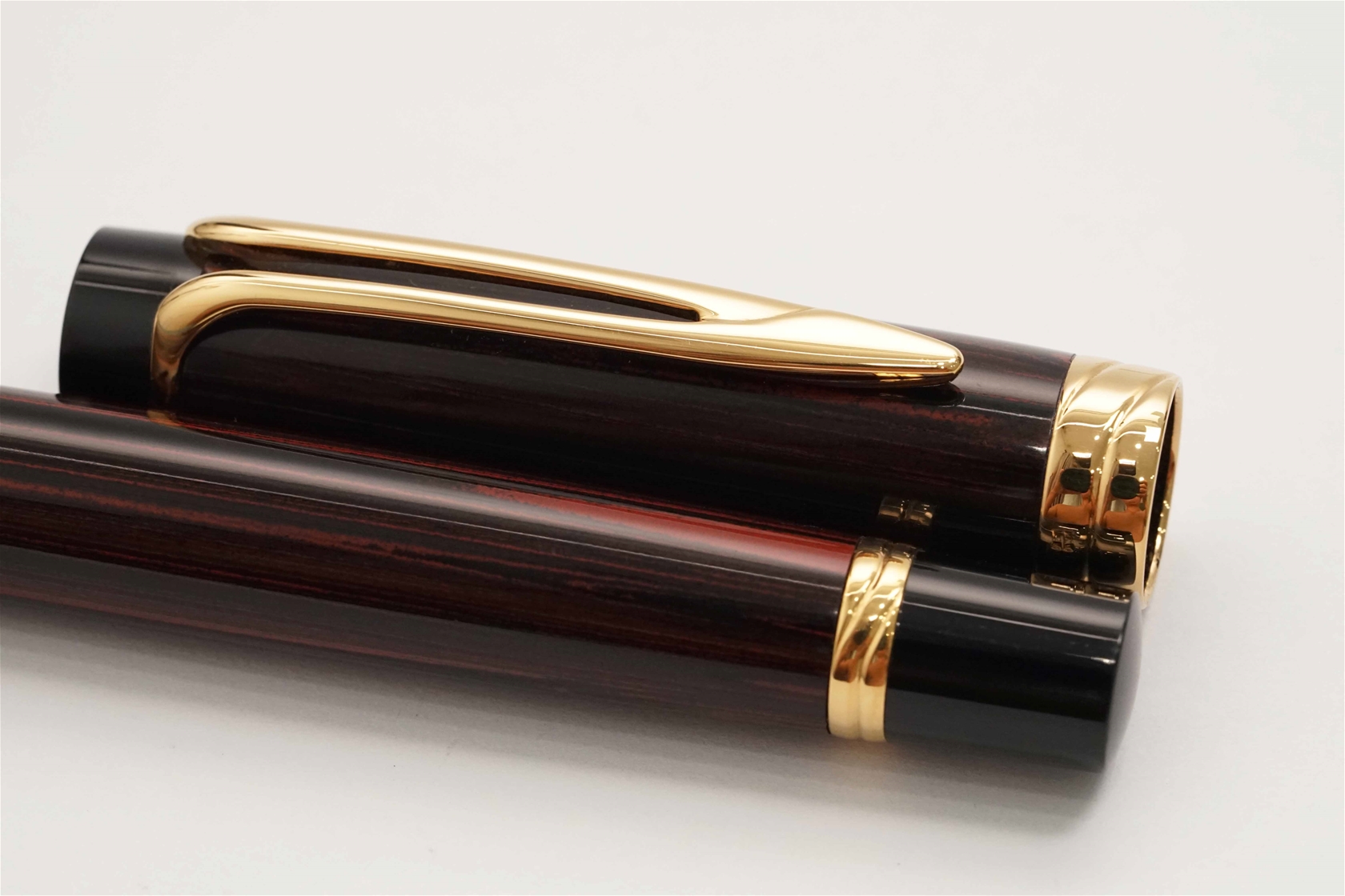 Bút máy Waterman Liaison Dark Brown Ebonite 18K F