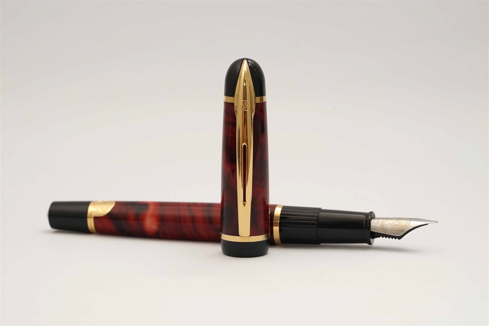 Bút máy Waterman Phileas Red Marble Steel F