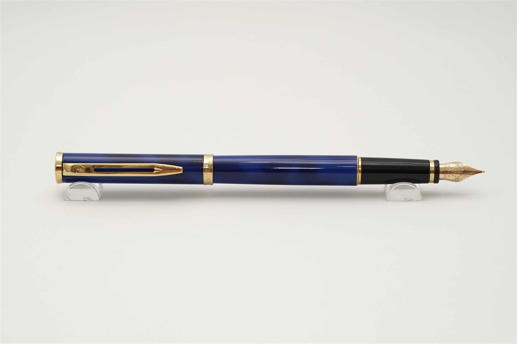 Bút máy Waterman Preface Blue Marble GT 18K M