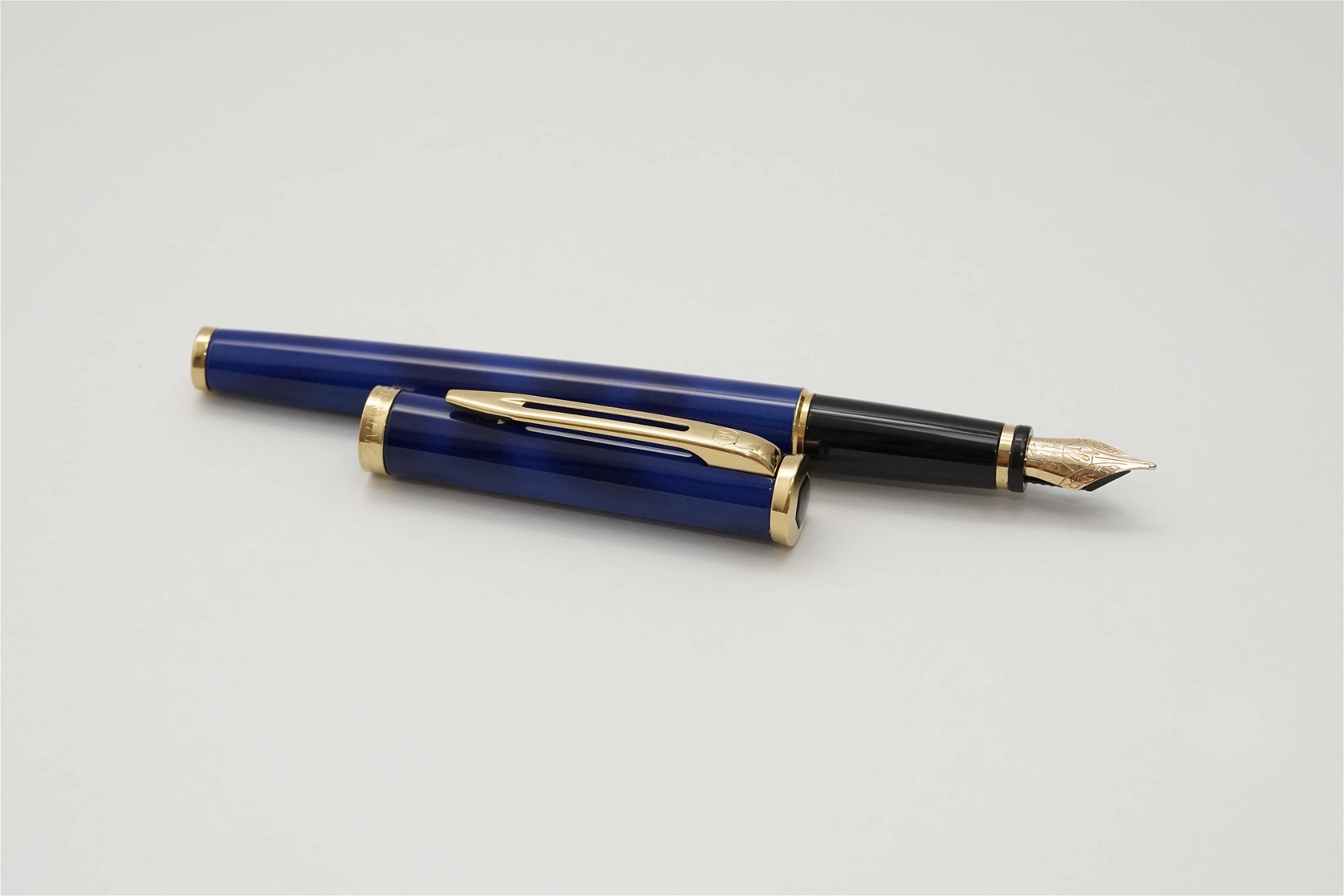 Bút máy Waterman Preface Blue Marble GT 18K M