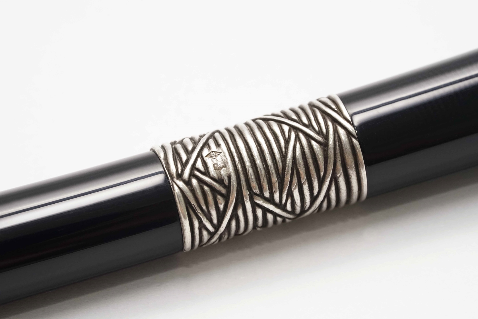 Bút máy Waterman Serenite Black Limited Edition 18K F