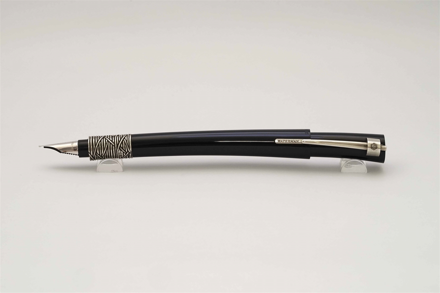 Bút máy Waterman Serenite Black Limited Edition 18K F