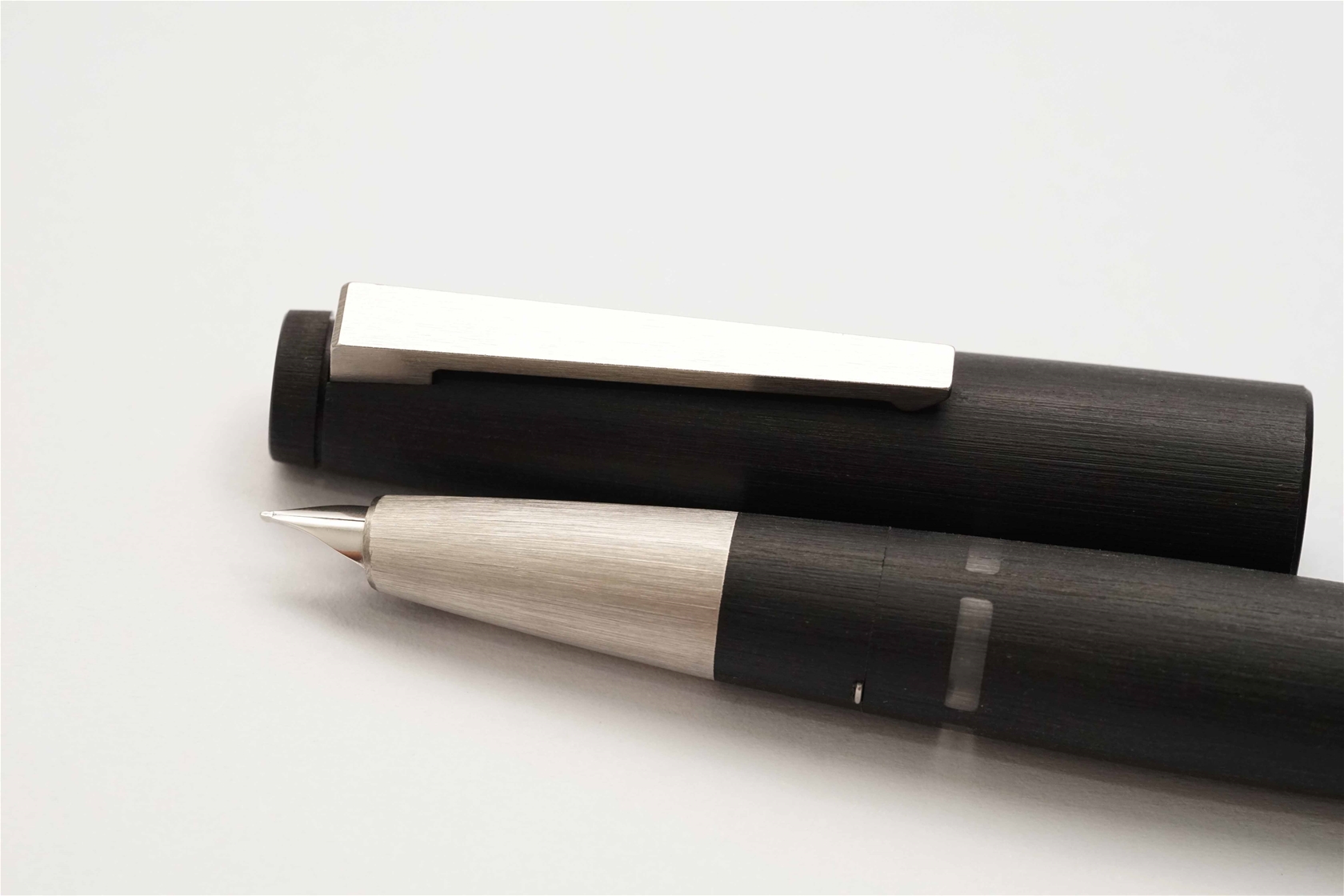 Bút máy Lamy 2000 Matte Black 14K EF