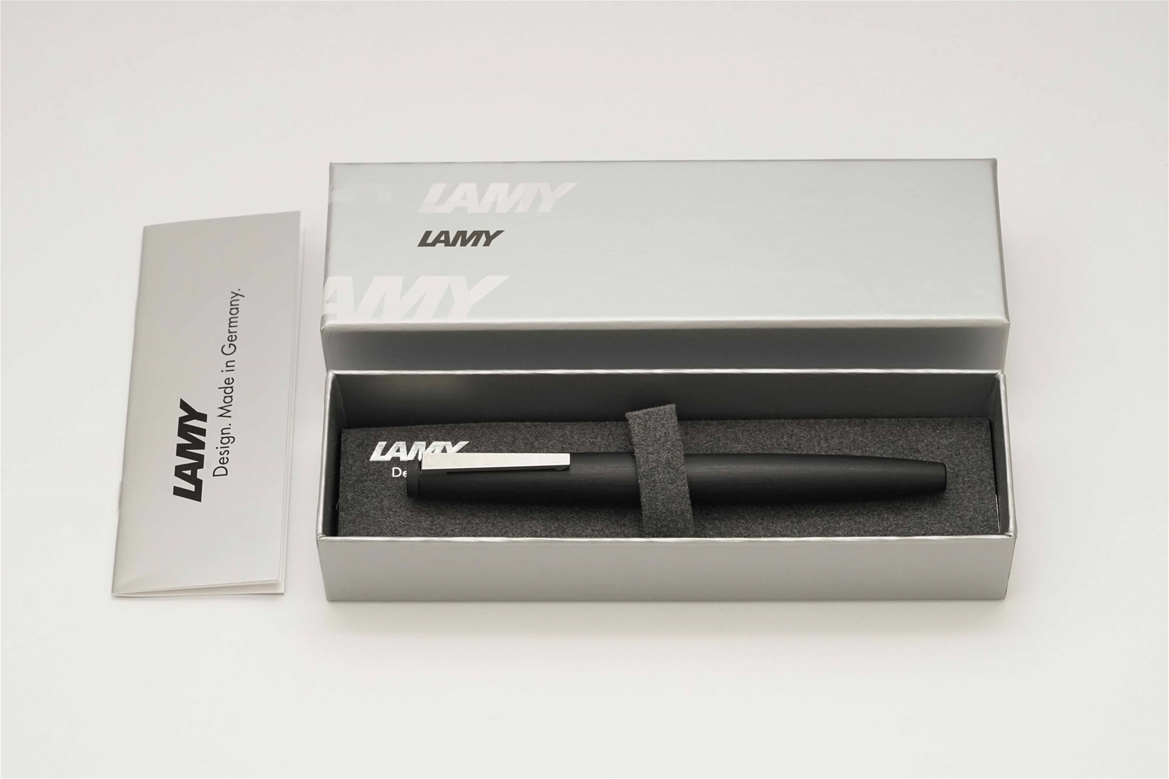 Bút máy Lamy 2000 Matte Black 14K F