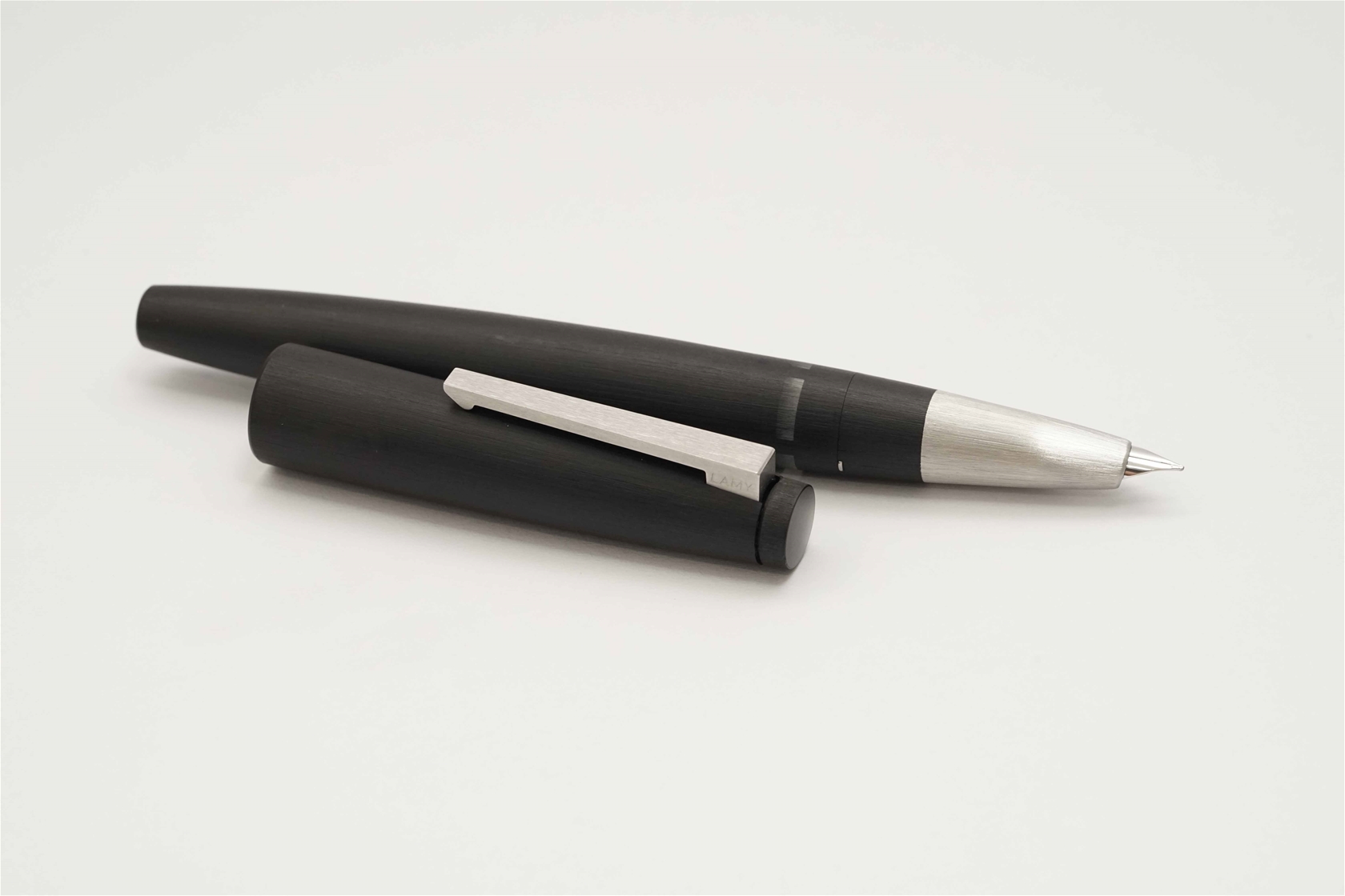 Bút máy Lamy 2000 Matte Black 14K F