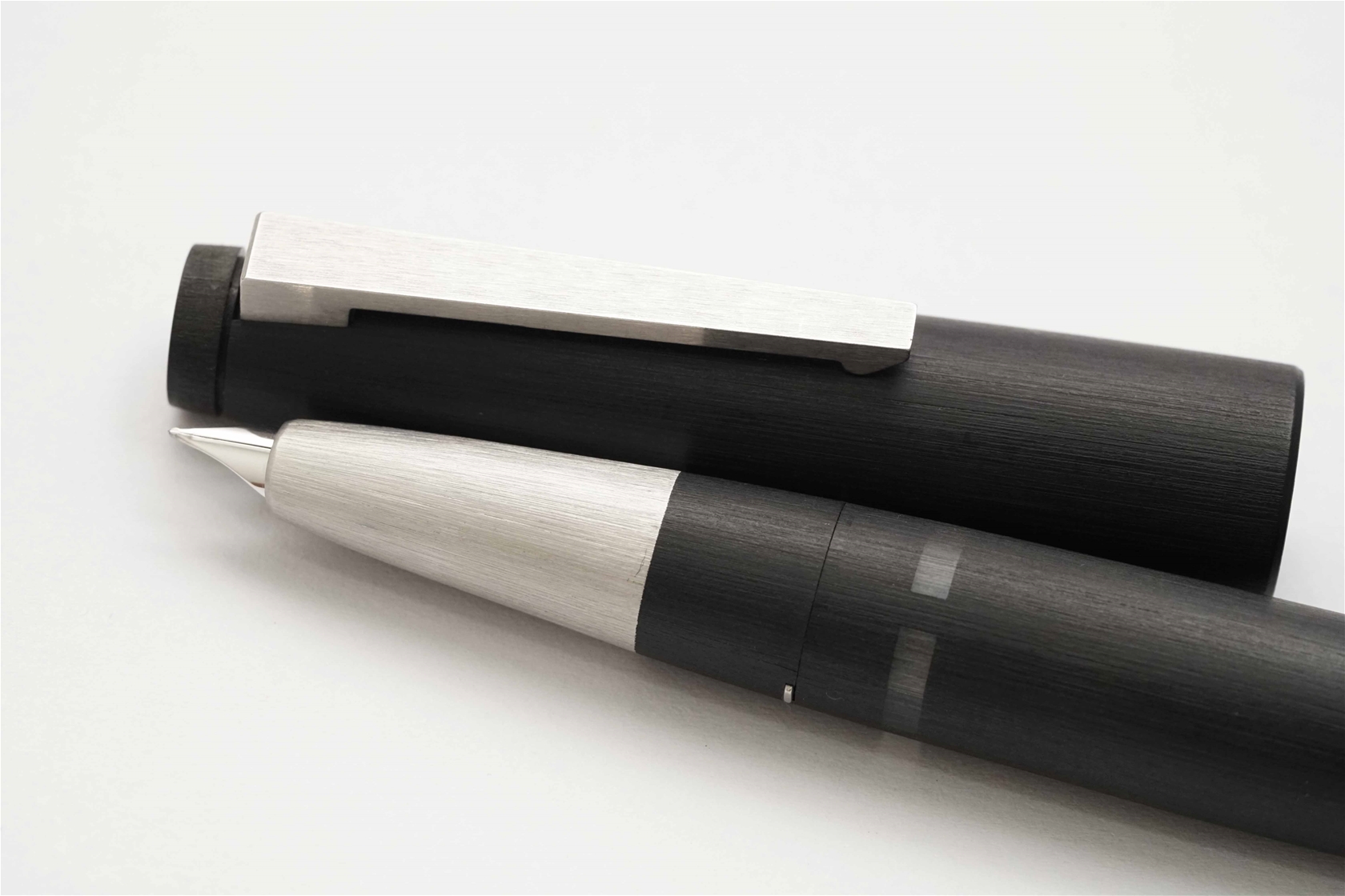 Bút máy Lamy 2000 Matte Black 14K F