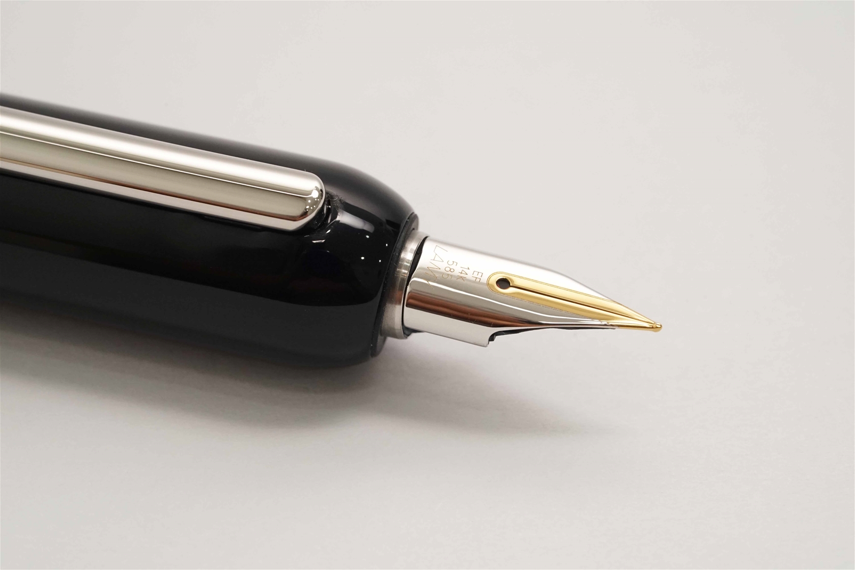 Bút máy Lamy Dialog 3 Piano Black 14K EF