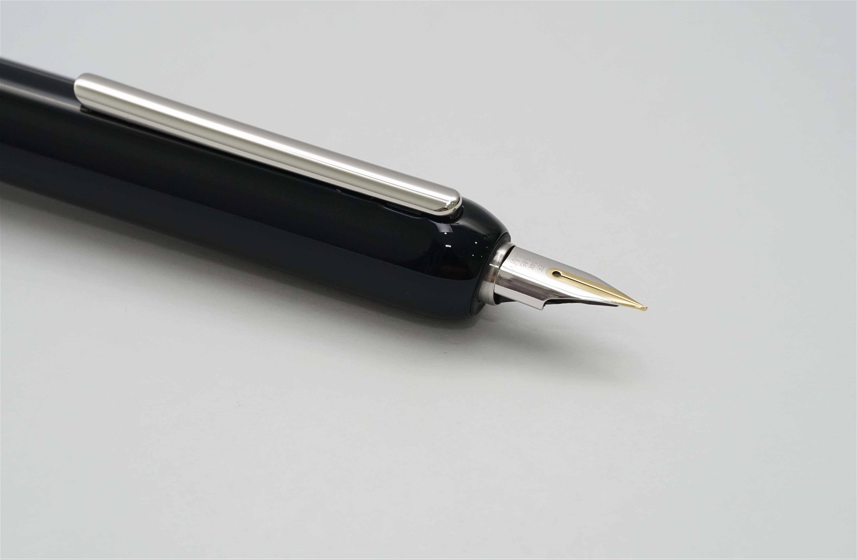 Bút máy Lamy Dialog 3 Piano Black 14K EF