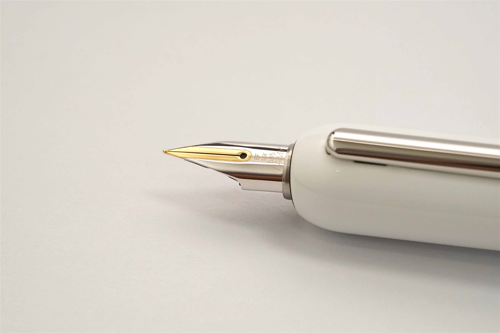 Bút máy Lamy Dialog 3 Piano White 14K EF