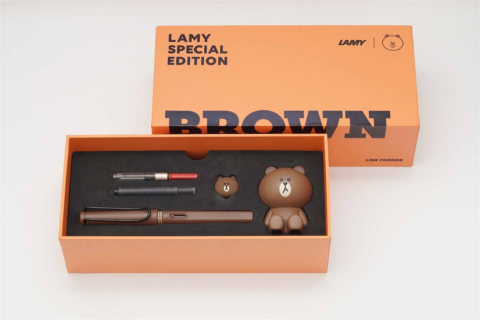 Set bút máy Lamy Safari Line Friends Brown Special Edition Steel EF