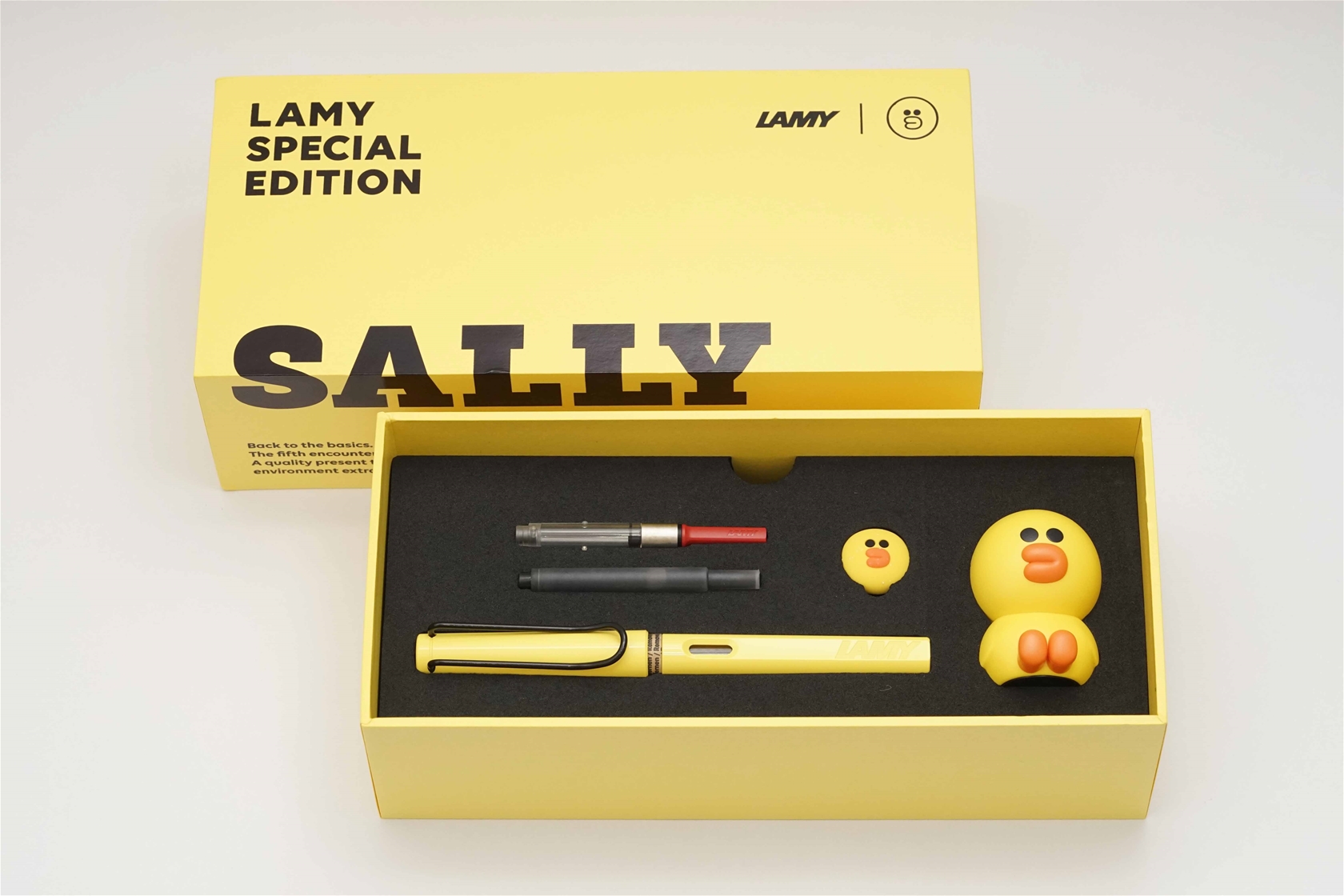 Set bút máy Lamy Safari Line Friends Sally Special Edition Steel EF