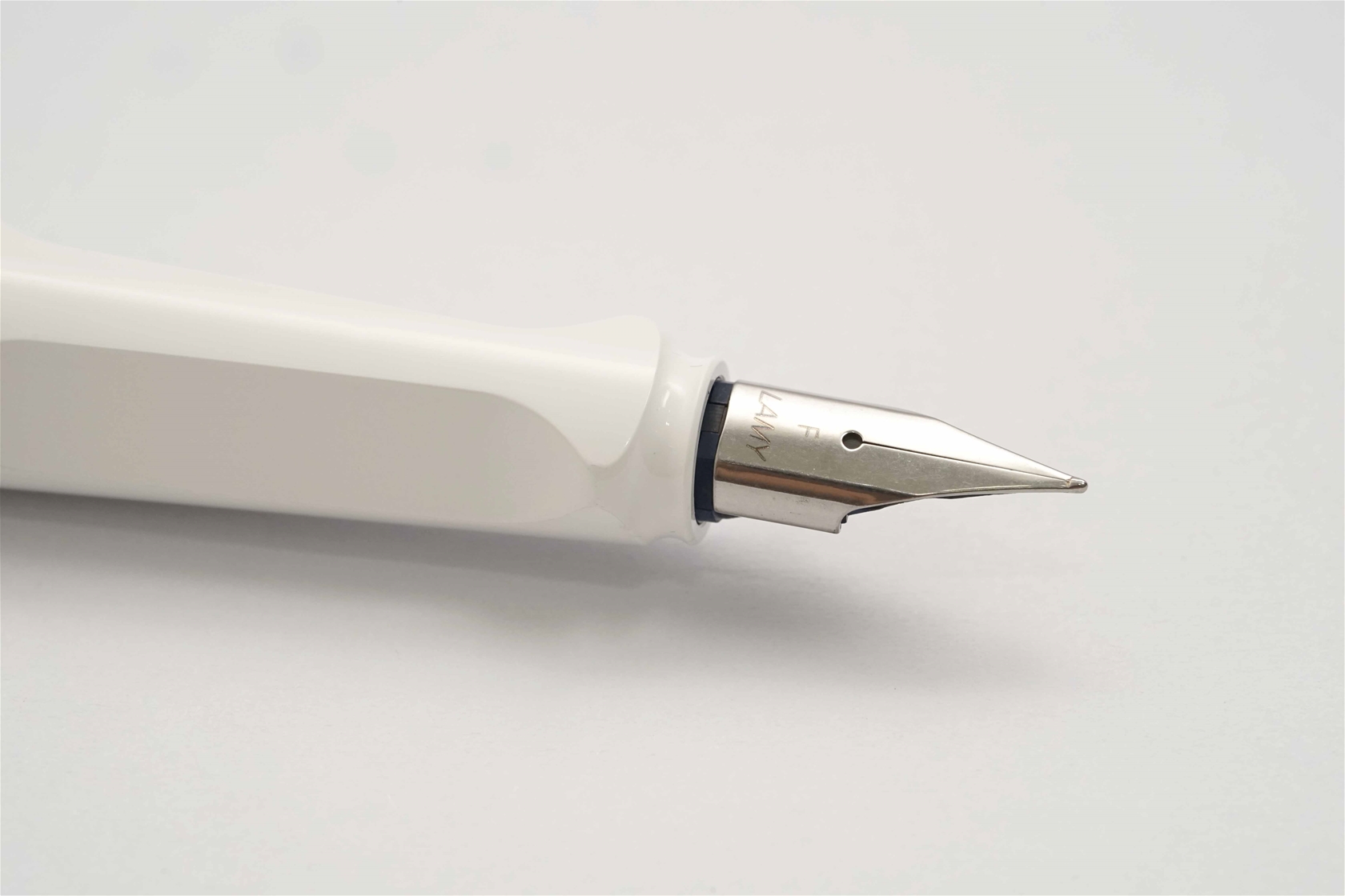 Set bút máy Lamy Safari White Steel F