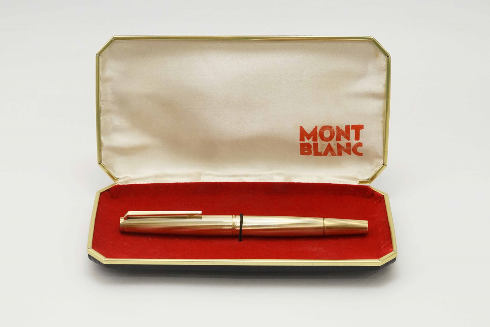 Bút máy Montblanc 1246 Rolled Gold 18K EF 