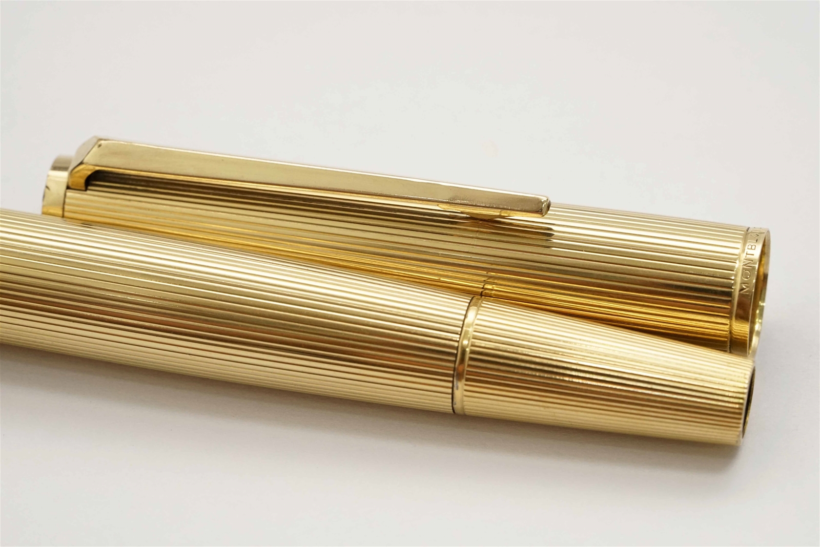 Bút máy Montblanc 1246 Rolled Gold 18K EF 