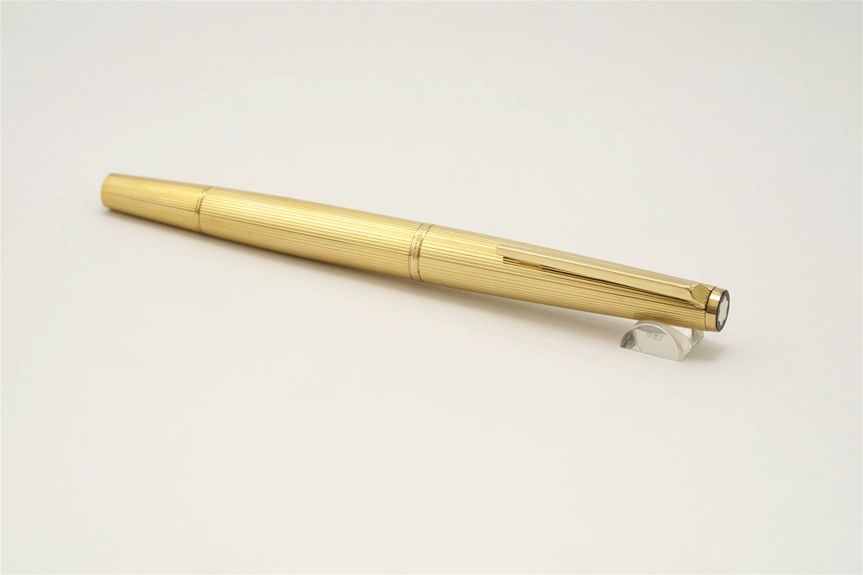 Bút máy Montblanc 1246 Rolled Gold 18K EF 