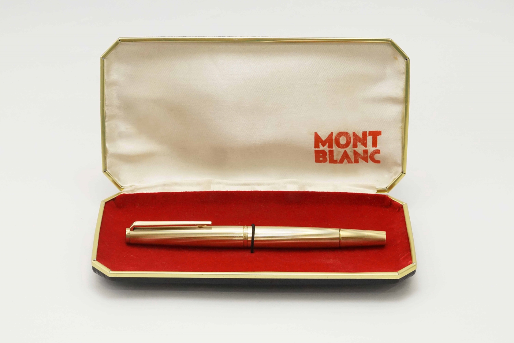 Bút máy Montblanc 1246 Rolled Gold 18K F