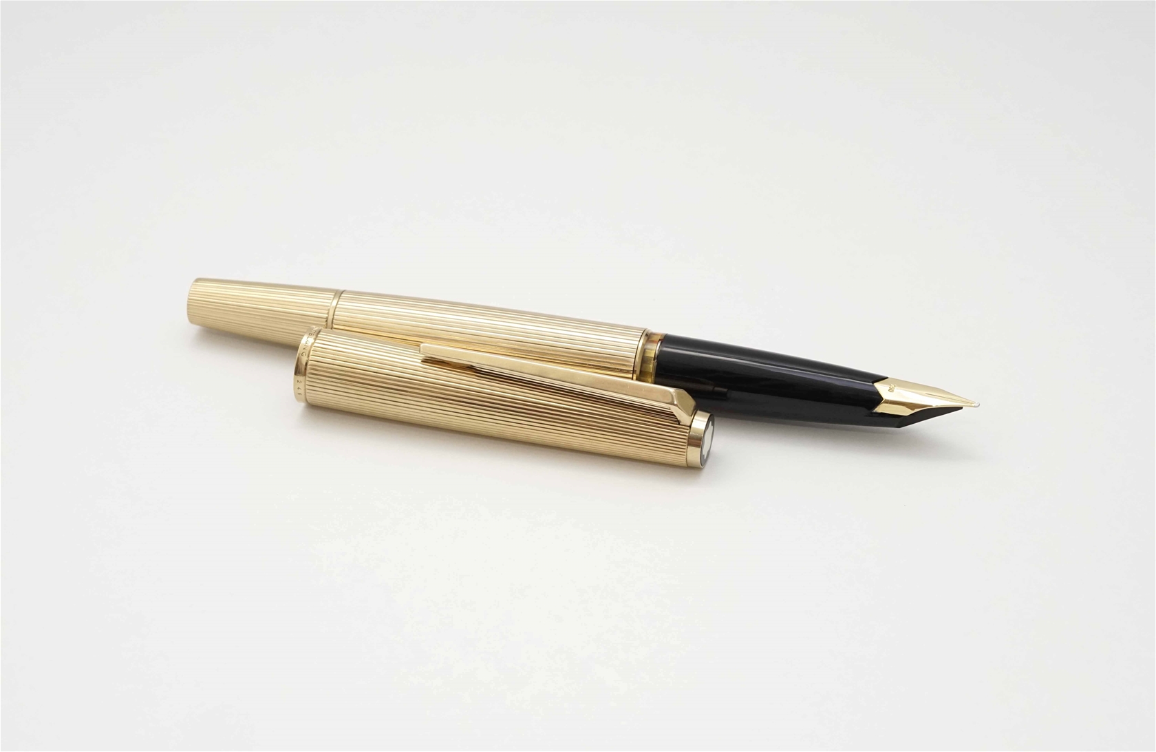 Bút máy Montblanc 1246 Rolled Gold 18K M 