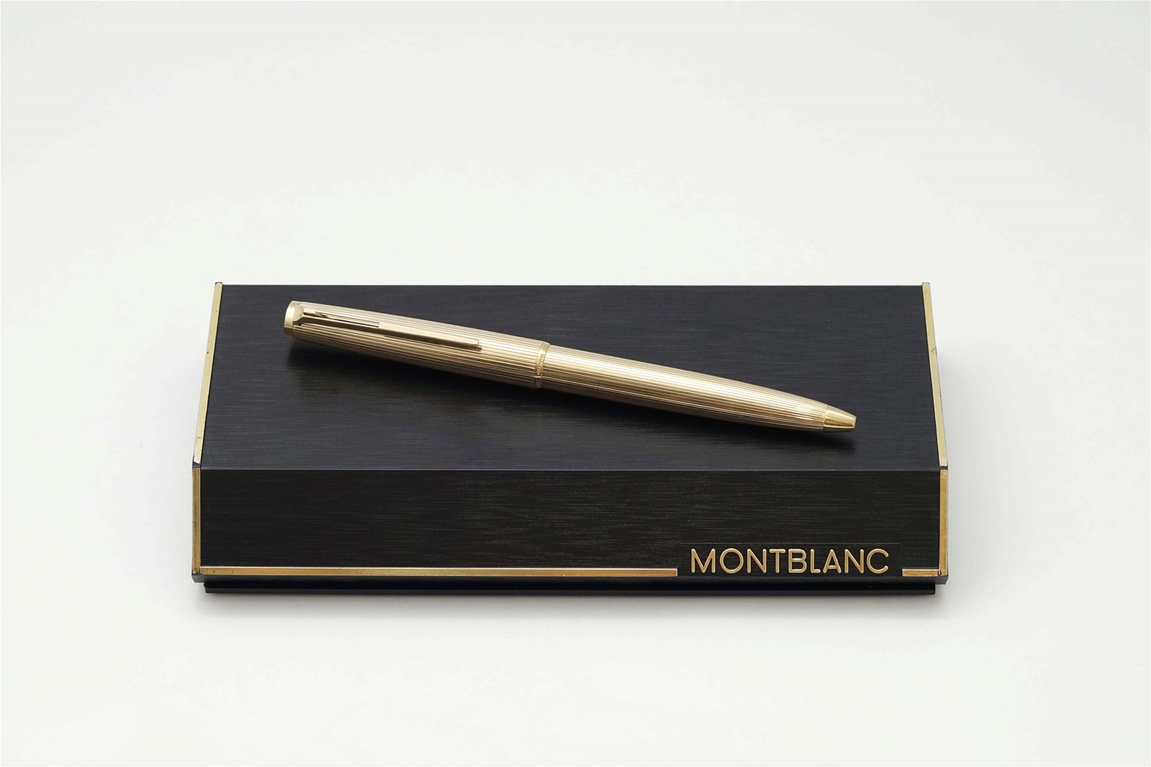 Bút bi Montblanc 1846 Rolled Gold Ballpoint Pen