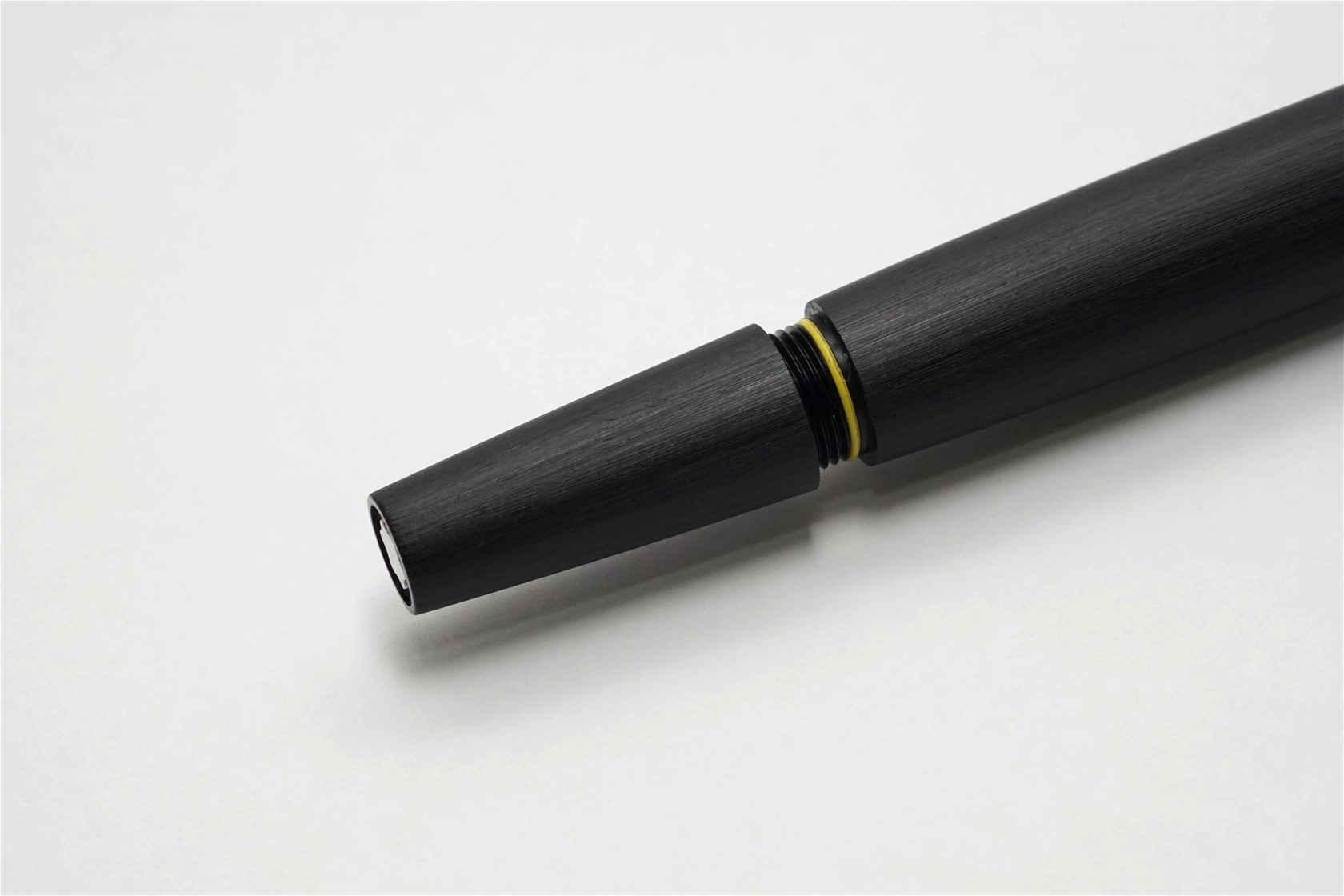 Bút máy Montblanc 220 Classic Matte Black 14K F