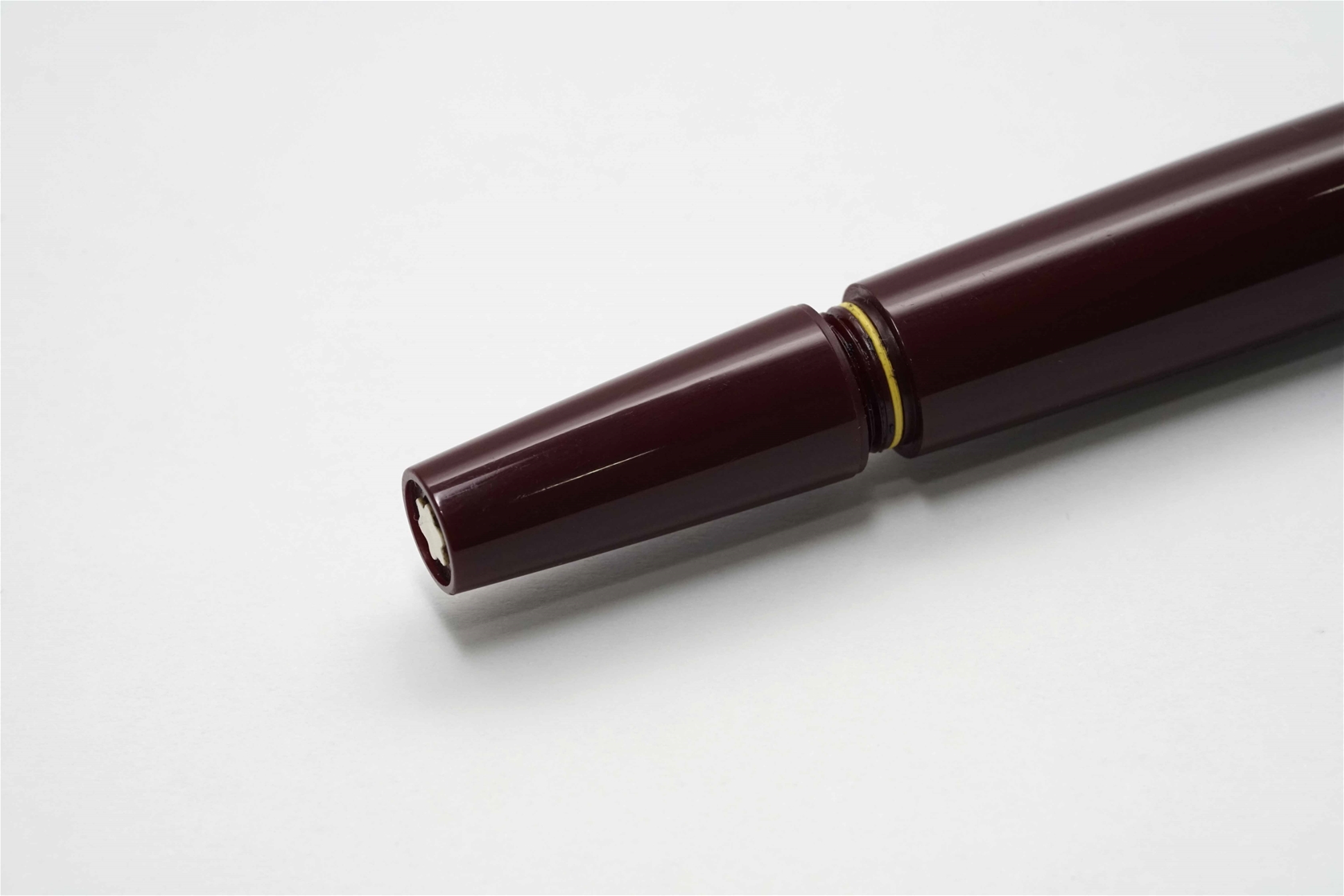 Bút máy Montblanc 221 Classic Burgundy 14K OB