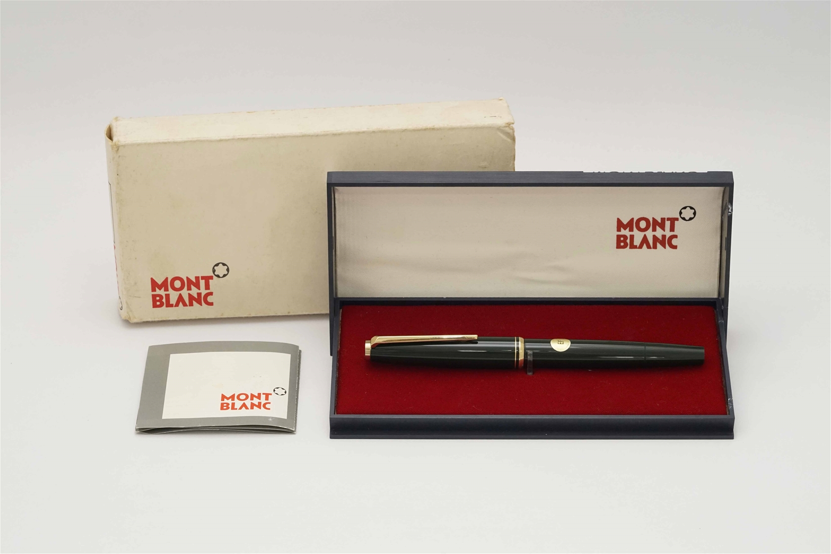 Bút máy Montblanc 221 Classic Deep Green 14K EF