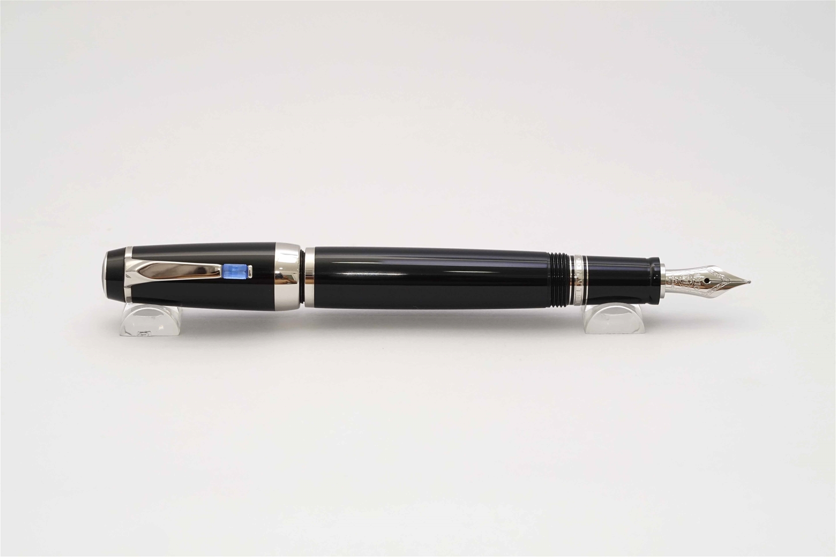 Bút máy Montblanc Boheme Bleu 14K M