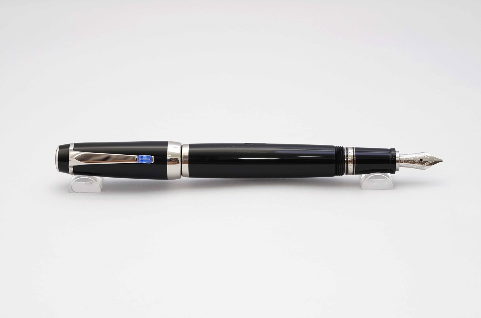 Bút máy Montblanc Boheme Bleu Big Size 14K F