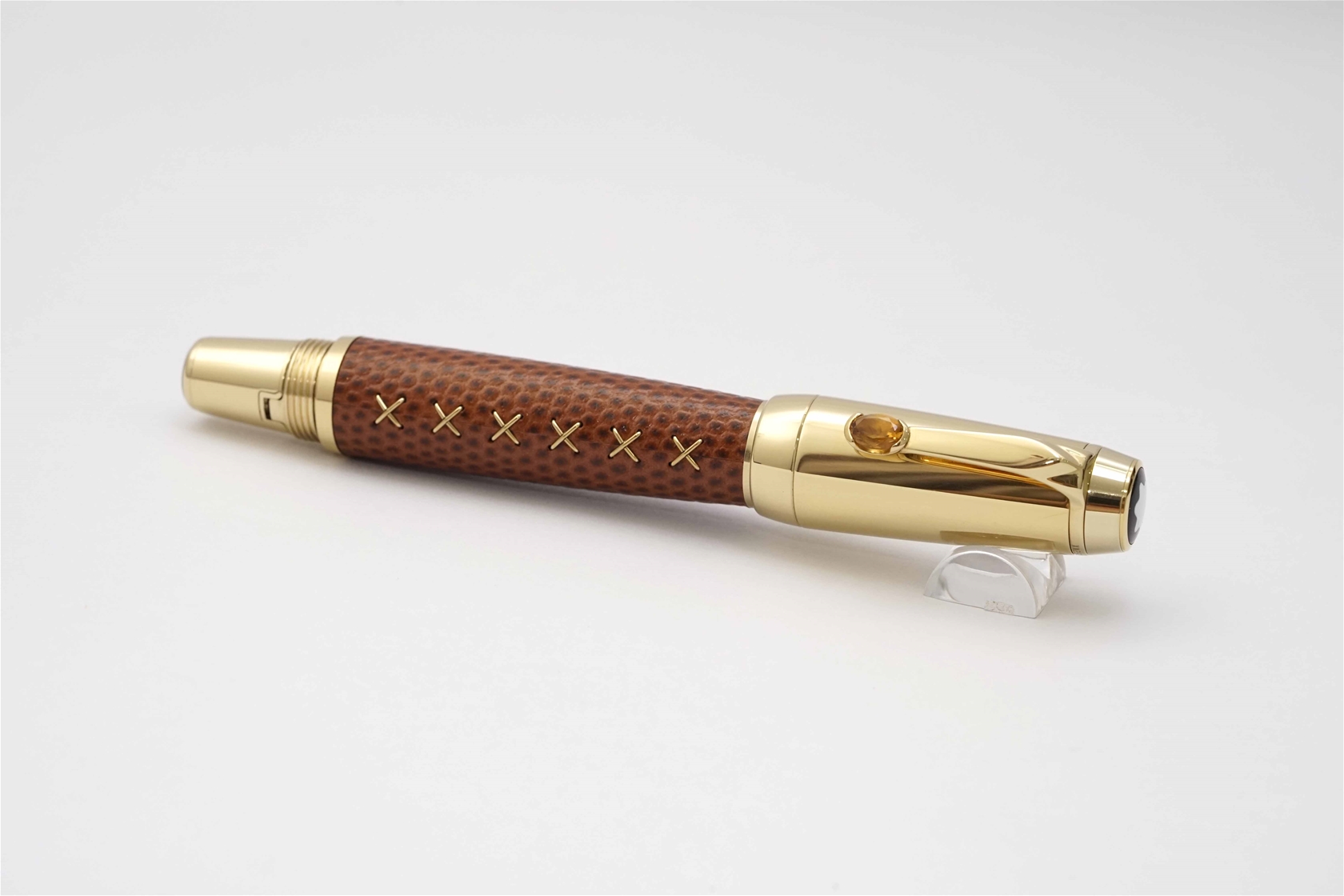 Bút máy Montblanc Boheme Jewels Rhodolite Red Leather 18K M