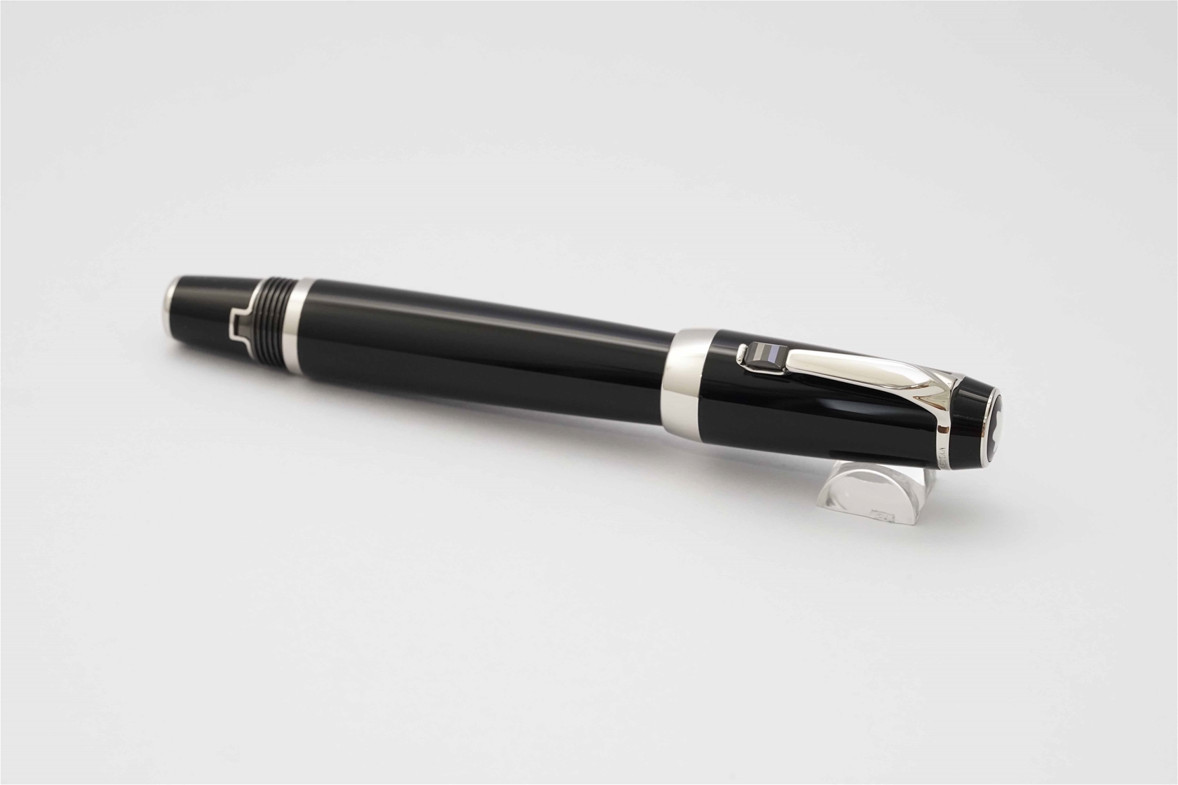 Bút máy Montblanc Boheme Noir 14K M