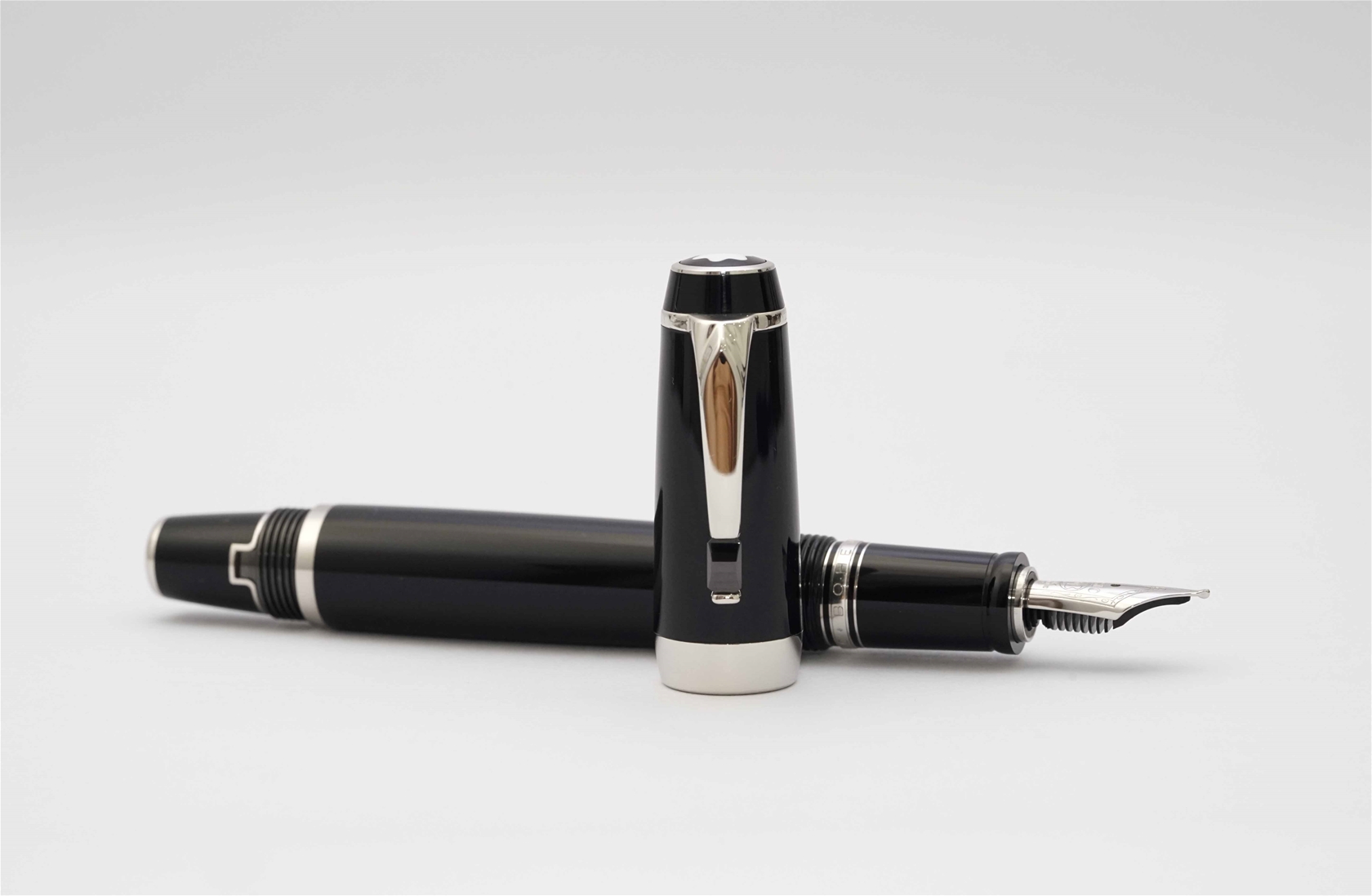 Bút máy Montblanc Boheme Noir 14K M