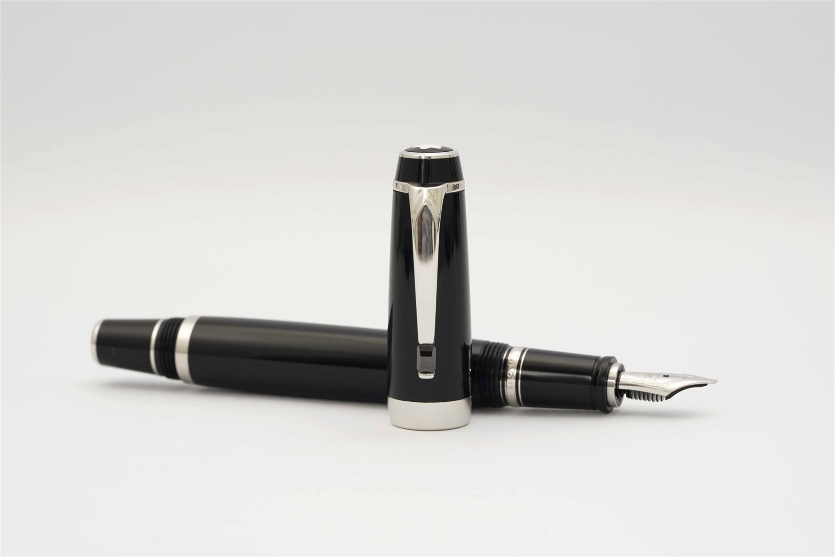 Bút máy Montblanc Boheme Noir Non-Retractable 14K M 