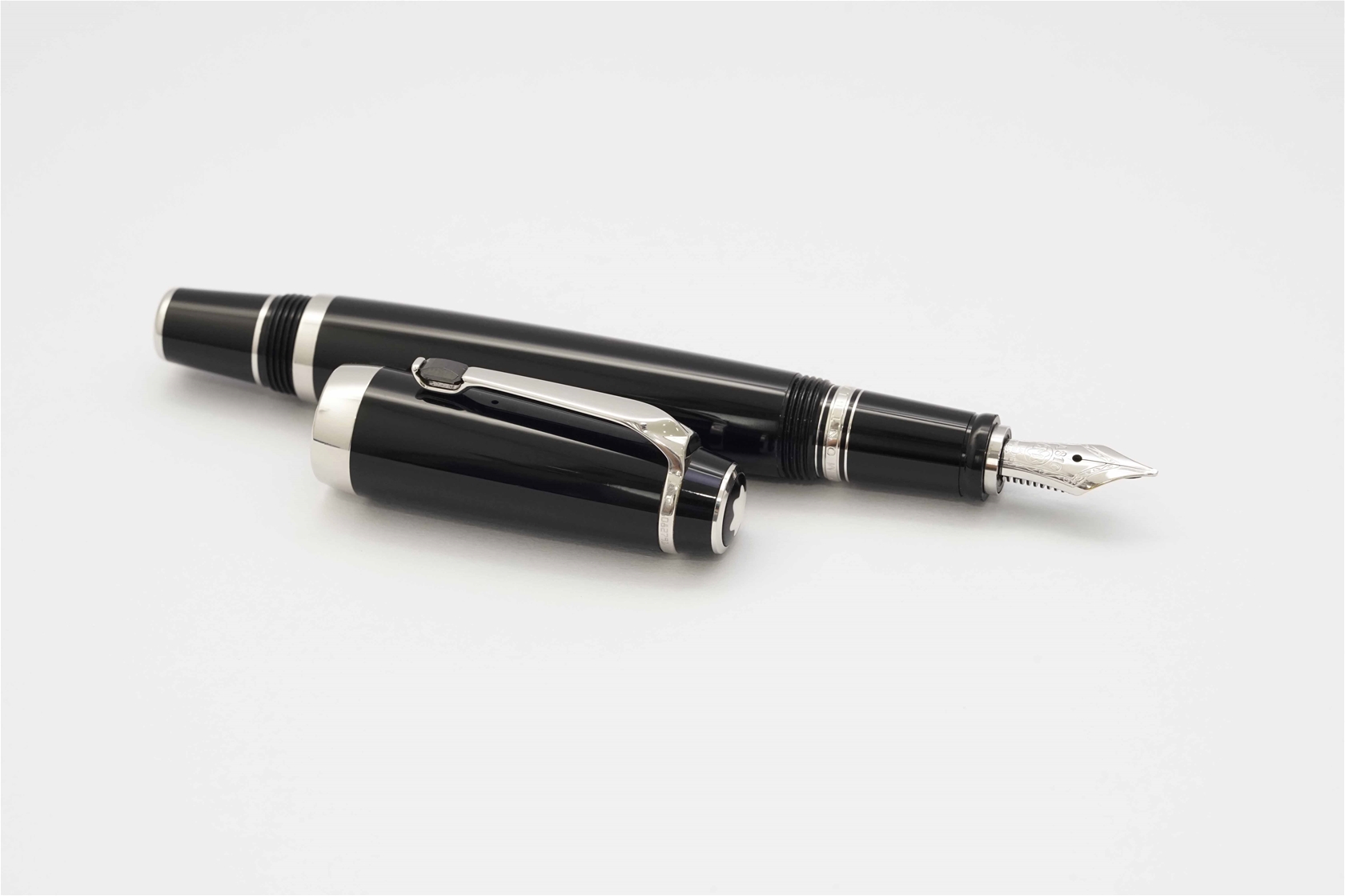 Bút máy Montblanc Boheme Noir Non-Retractable 14K M 