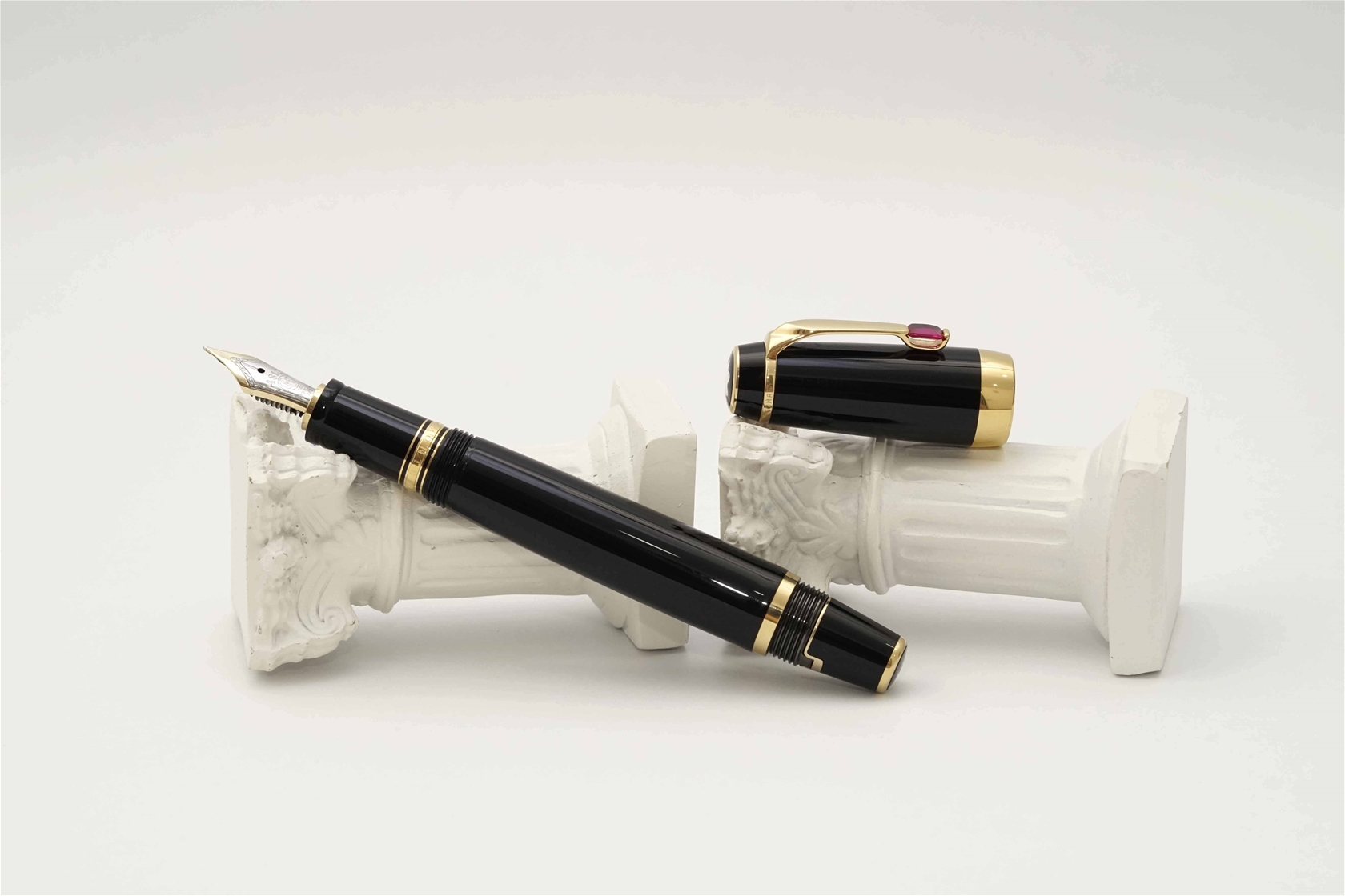 Bút máy Montblanc Boheme Rouge 14K F