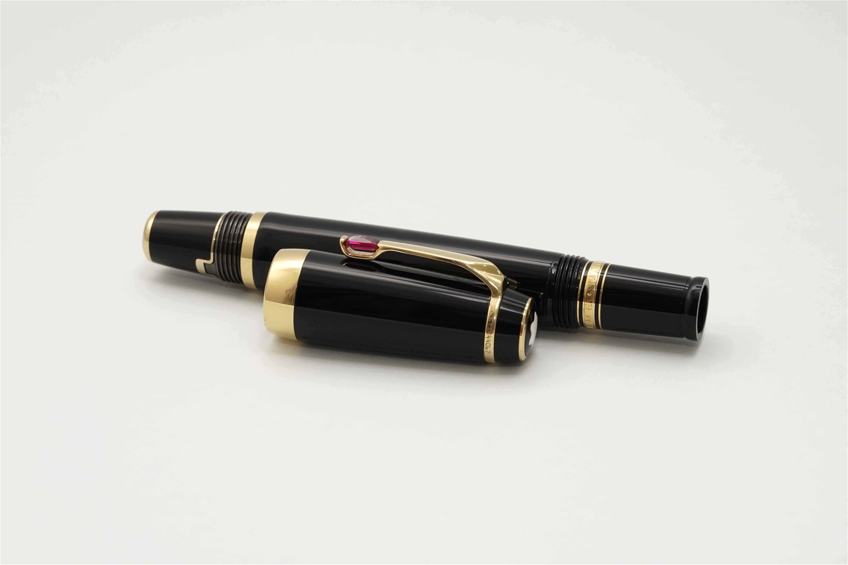 Bút máy Montblanc Boheme Rouge 14K F