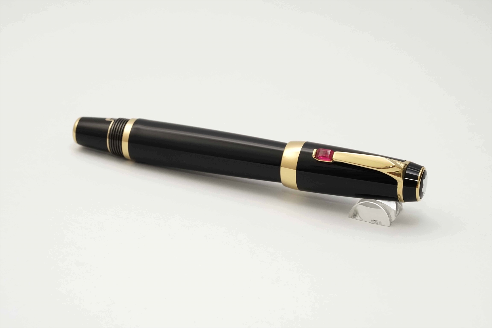 Bút máy Montblanc Boheme Rouge 14K F