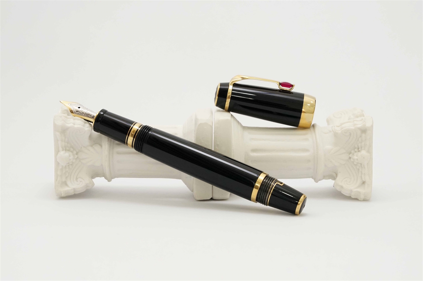 Bút máy Montblanc Boheme Rouge 14K M