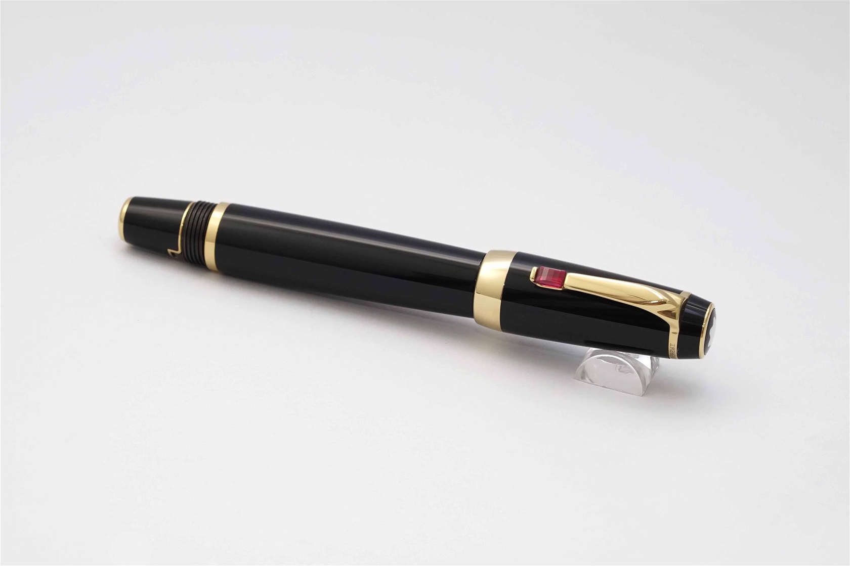 Bút máy Montblanc Boheme Rouge 14K M