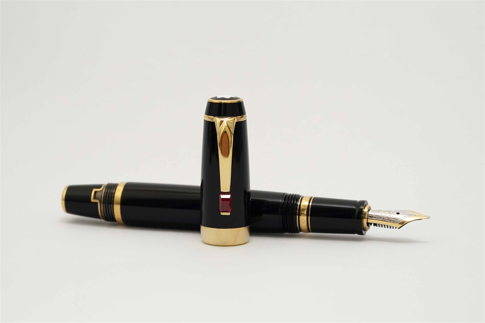 Bút máy Montblanc Boheme Rouge 14K M